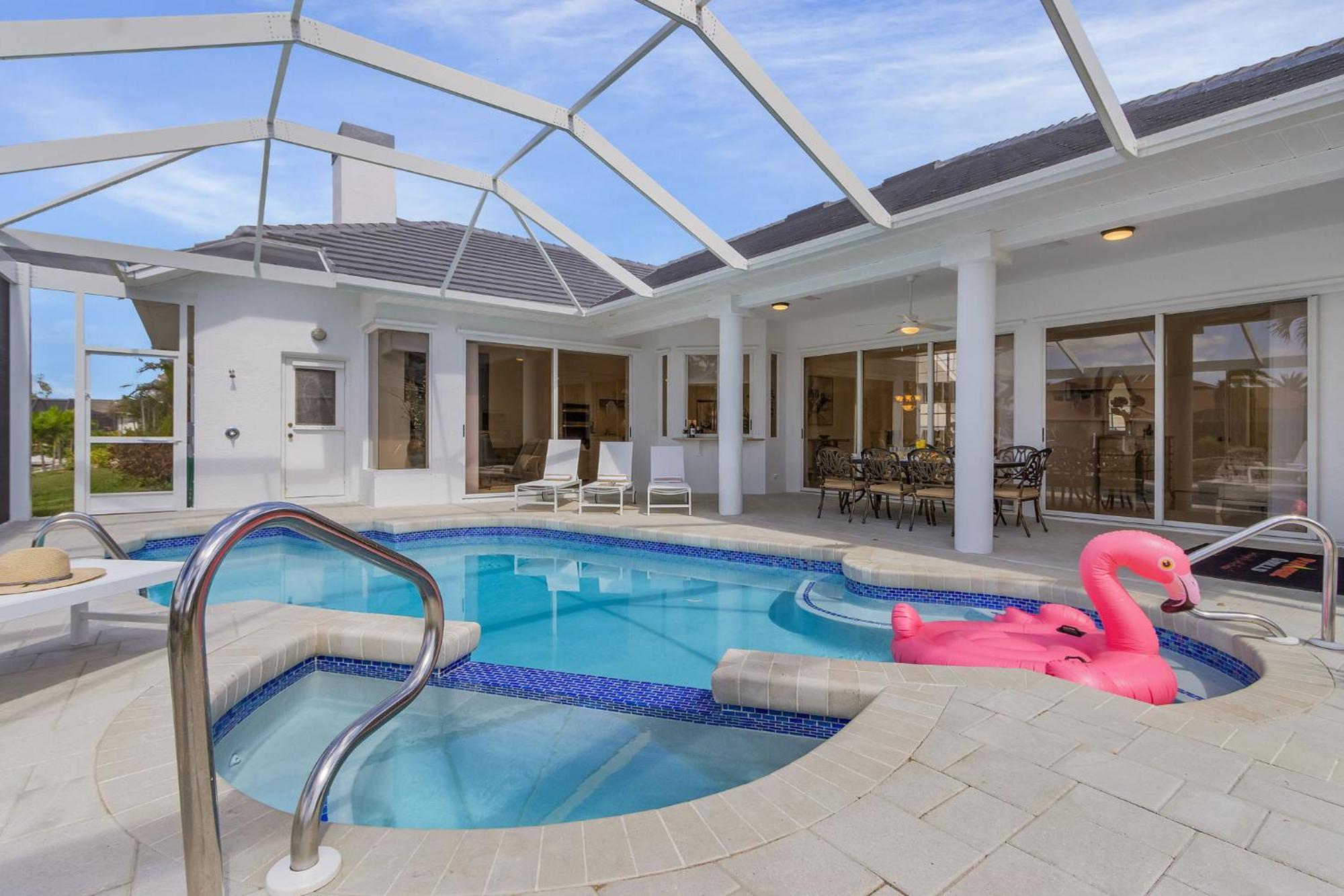 Experience Luxury- Gulf Access, Stunning Canal Views, Heated Pool- Avalon - Roelens