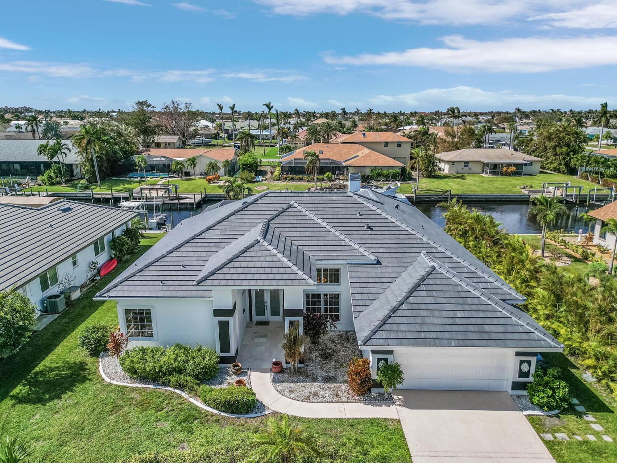 Experience Luxury- Gulf Access, Stunning Canal Views, Heated Pool- Avalon - Roelens *