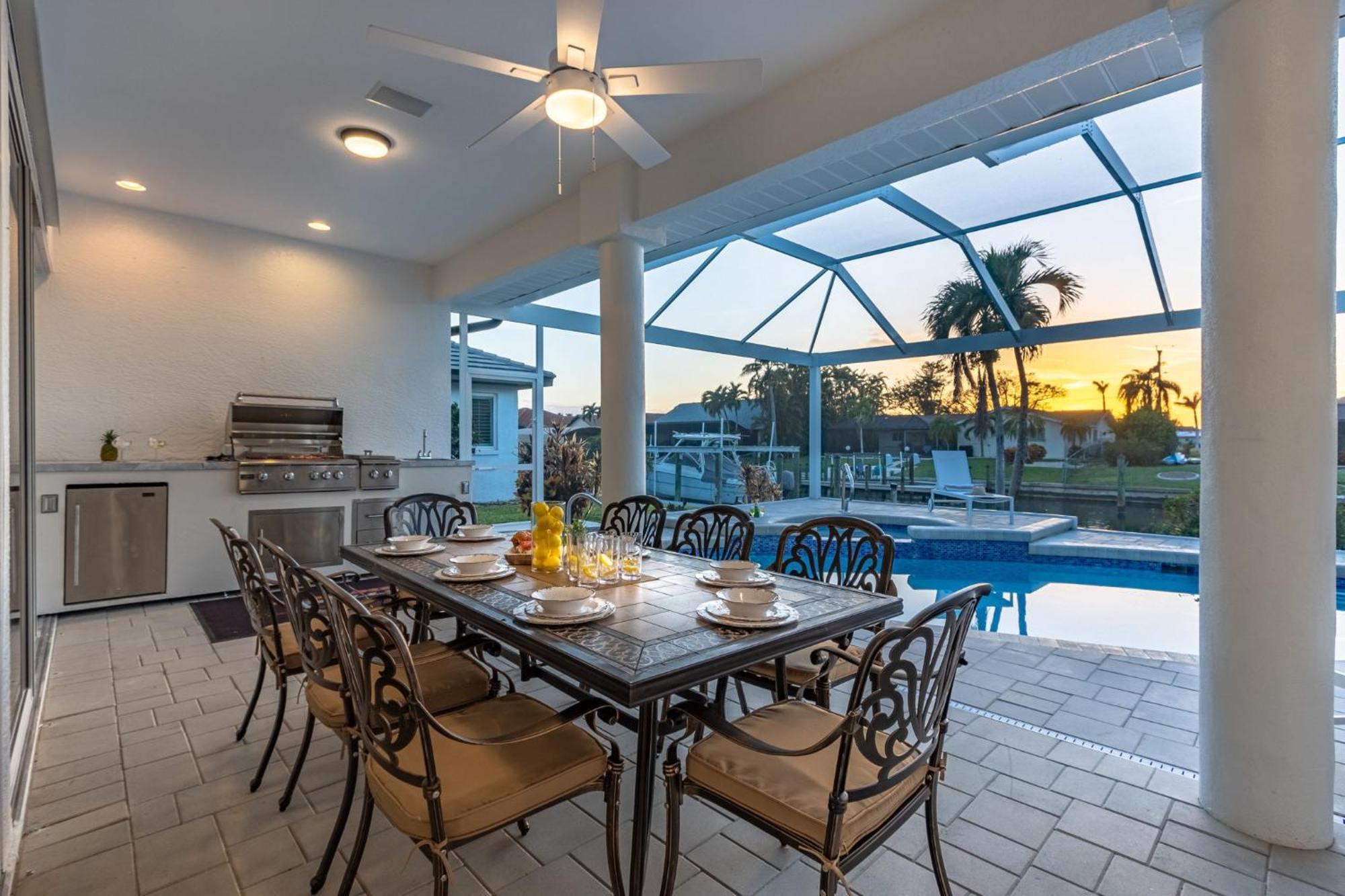 Experience Luxury- Gulf Access, Stunning Canal Views, Heated Pool- Avalon - Roelens * Cape Coral
