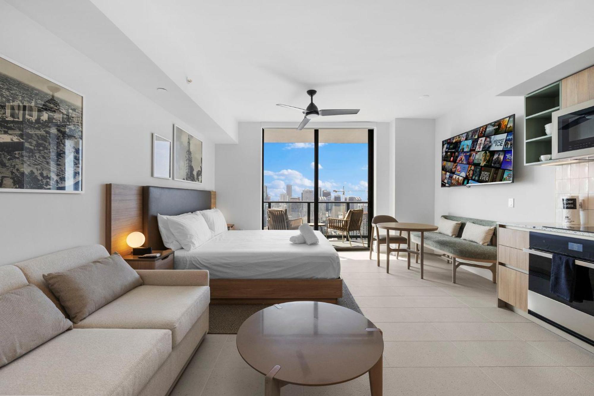 Luxury On 47th! Floor In Downtown Apartment