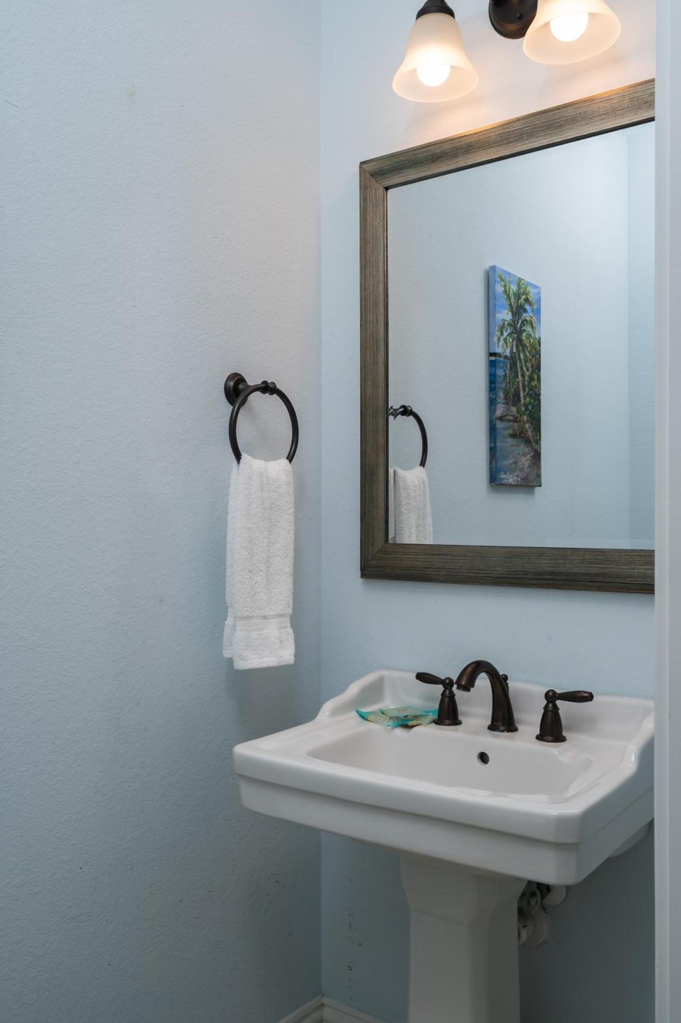 Freshly Squeezed: 5br, Pool, & Canal Views Holiday home
