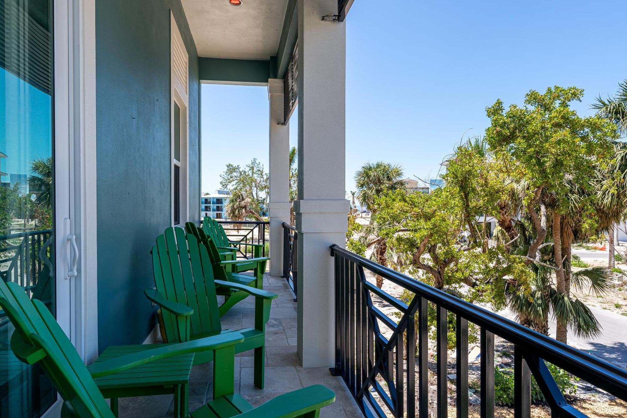 Holiday home Freshly Squeezed: 5br, Pool, & Canal Views