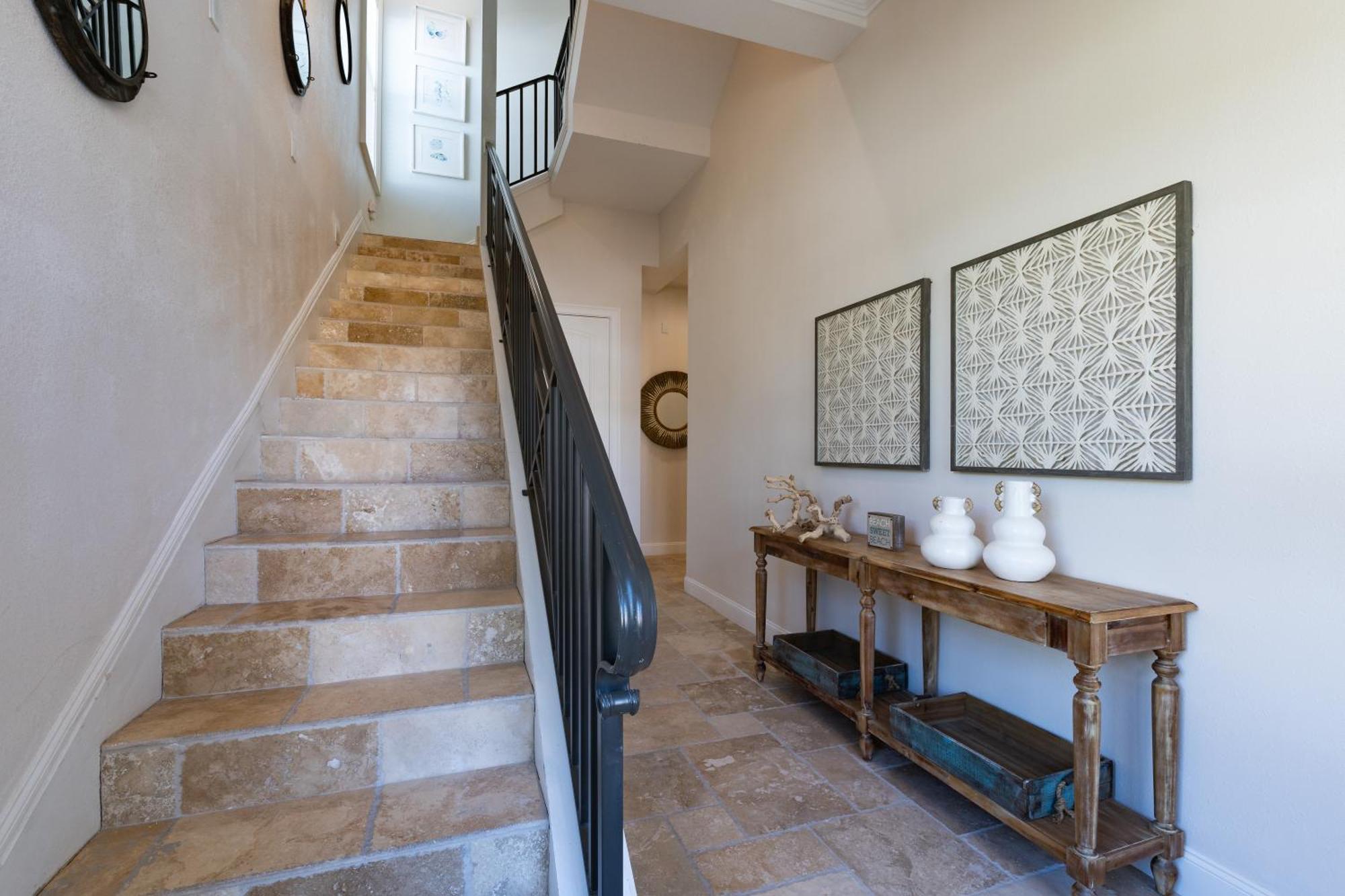 Freshly Squeezed: 5br, Pool, & Canal Views Holiday home *