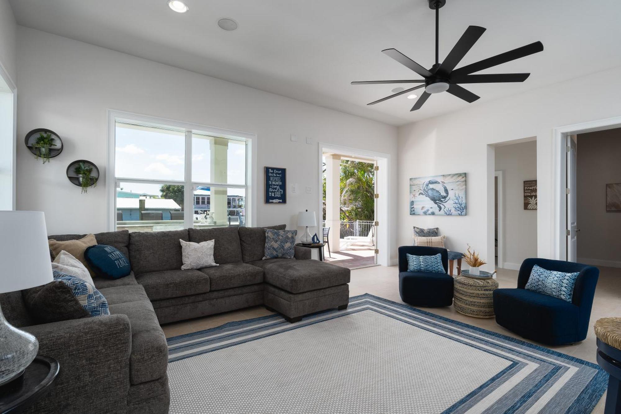 Freshly Squeezed: 5br, Pool, & Canal Views