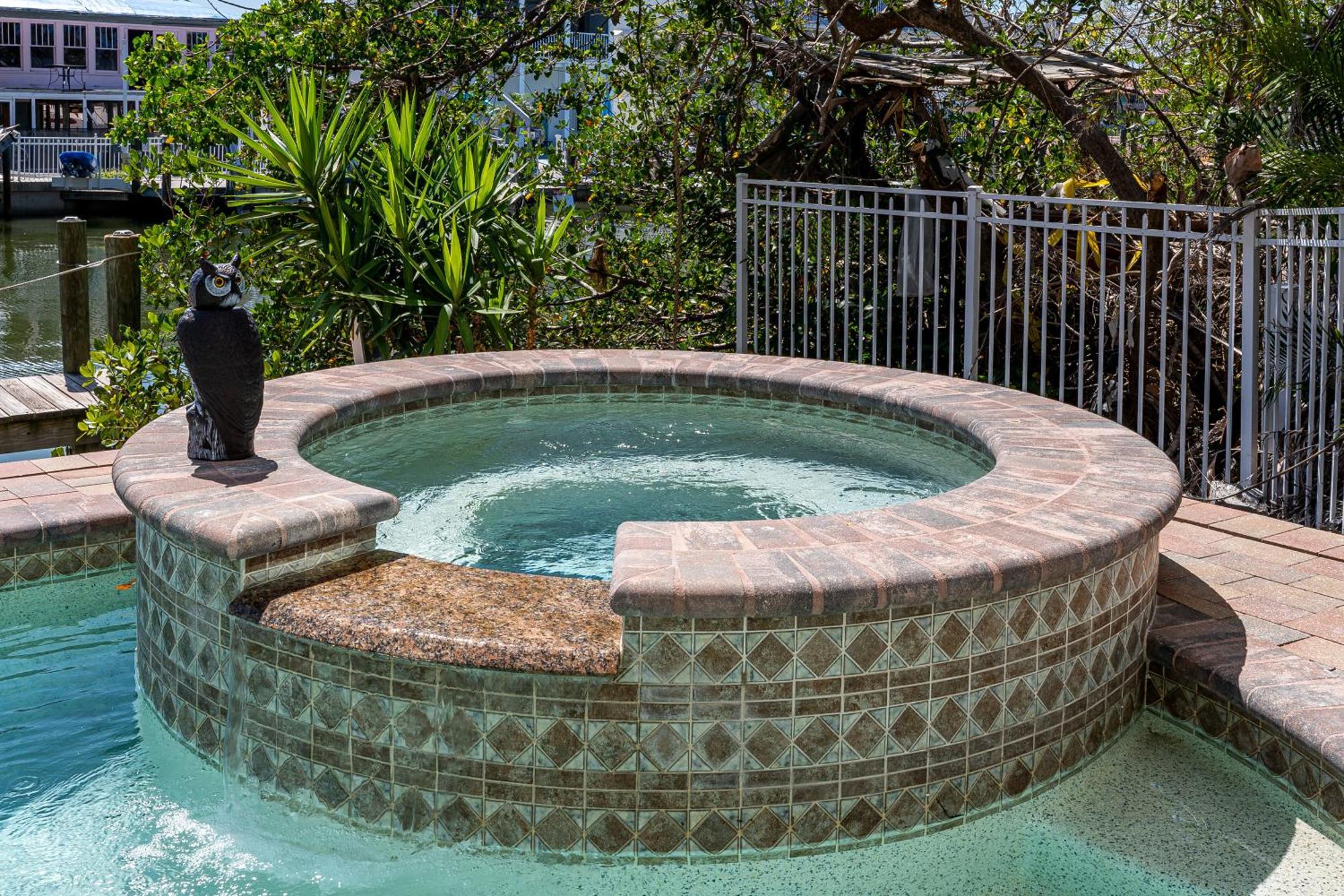 Holiday home Freshly Squeezed: 5br, Pool, & Canal Views *