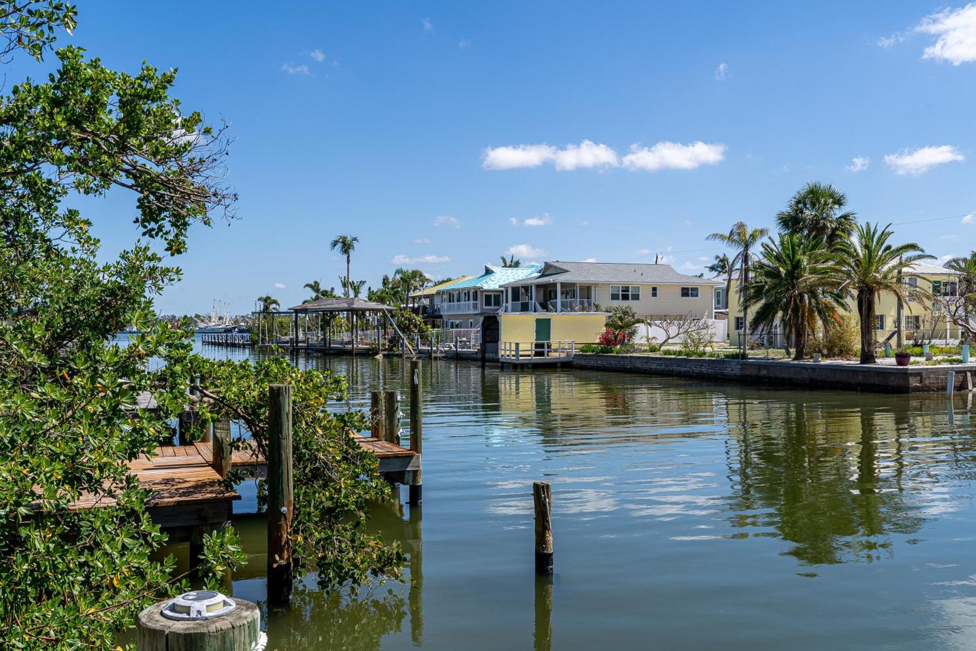 Holiday home Freshly Squeezed: 5br, Pool, & Canal Views Fort Myers Beach