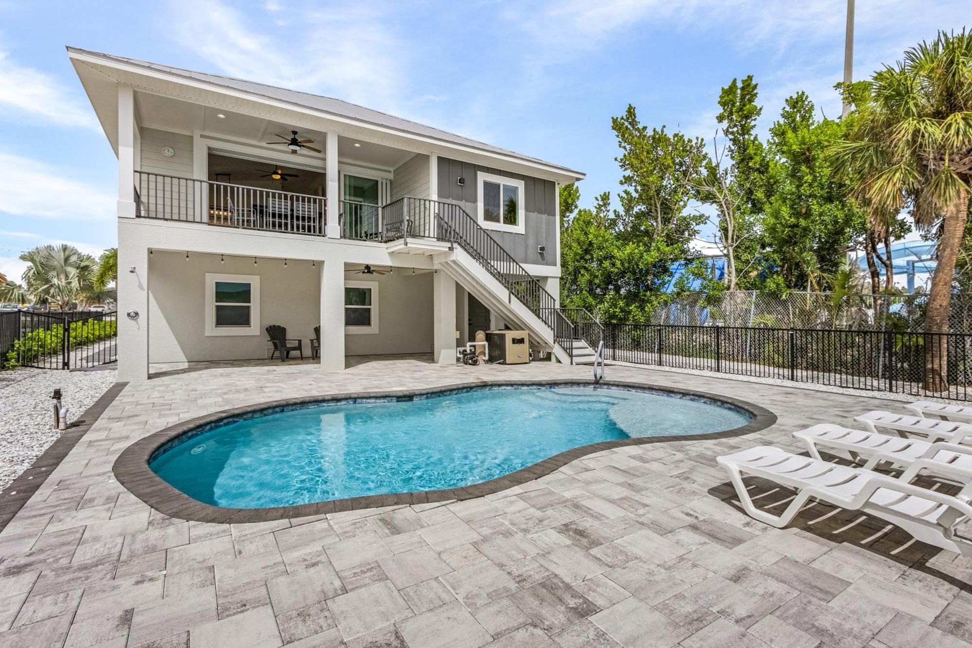 Luxury Retreat: With Pool * Fort Myers Beach