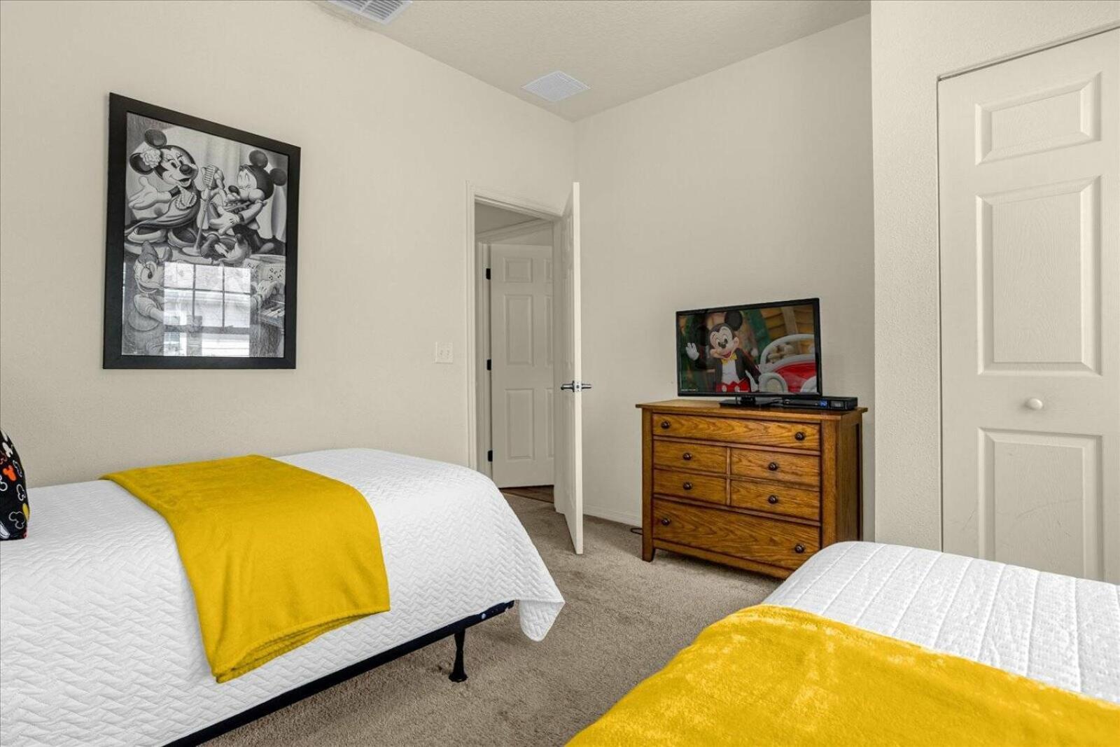 4 Bedrooms - Sleeps 10 At Lucaya Vilage Holiday home Kissimmee