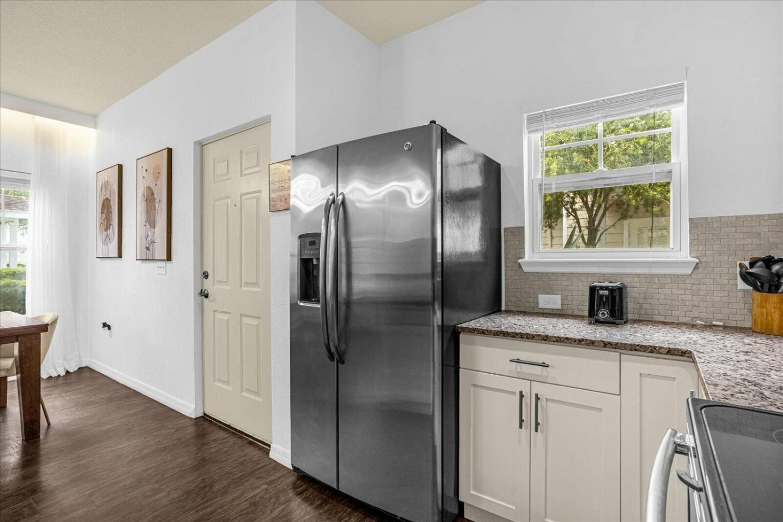 Holiday home 4 Bedrooms - Sleeps 10 At Lucaya Vilage Kissimmee