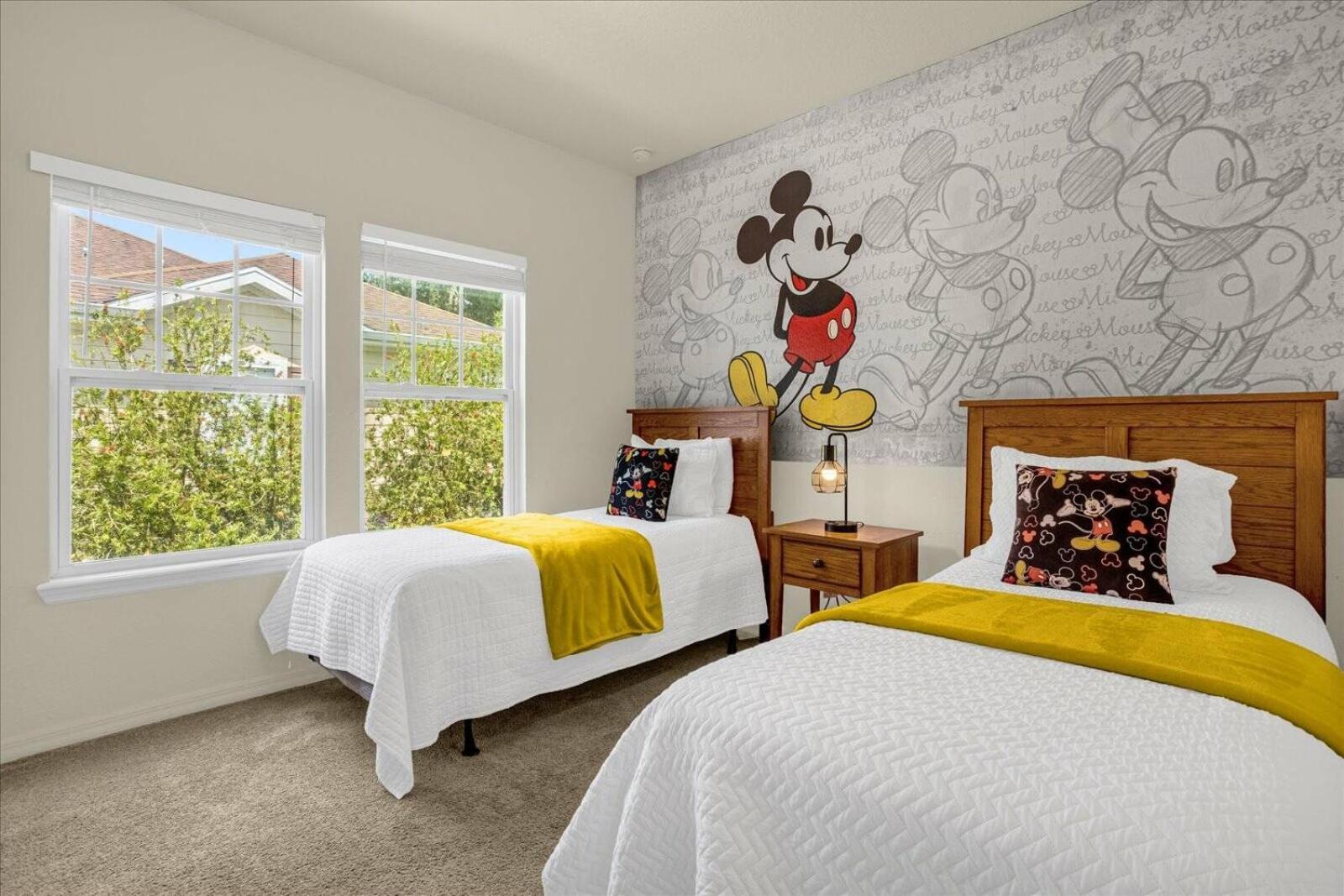Holiday home 4 Bedrooms - Sleeps 10 At Lucaya Vilage Kissimmee