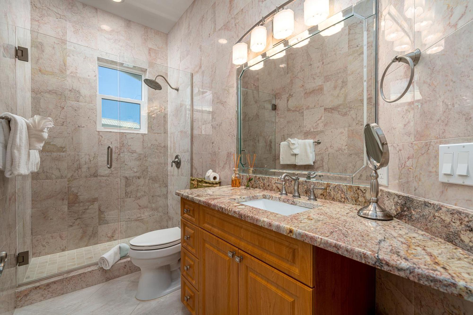 Oceanview Luxury: Sunset Views, Pool, Access * Fort Myers Beach