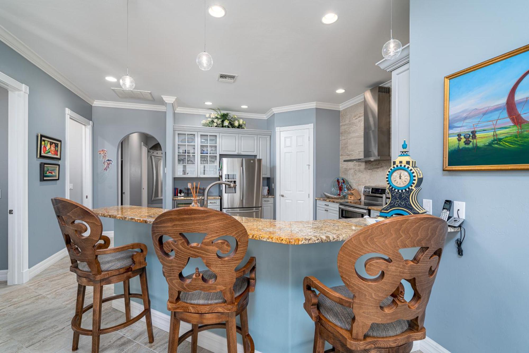 Oceanview Luxury: Sunset Views, Pool, Access Holiday home