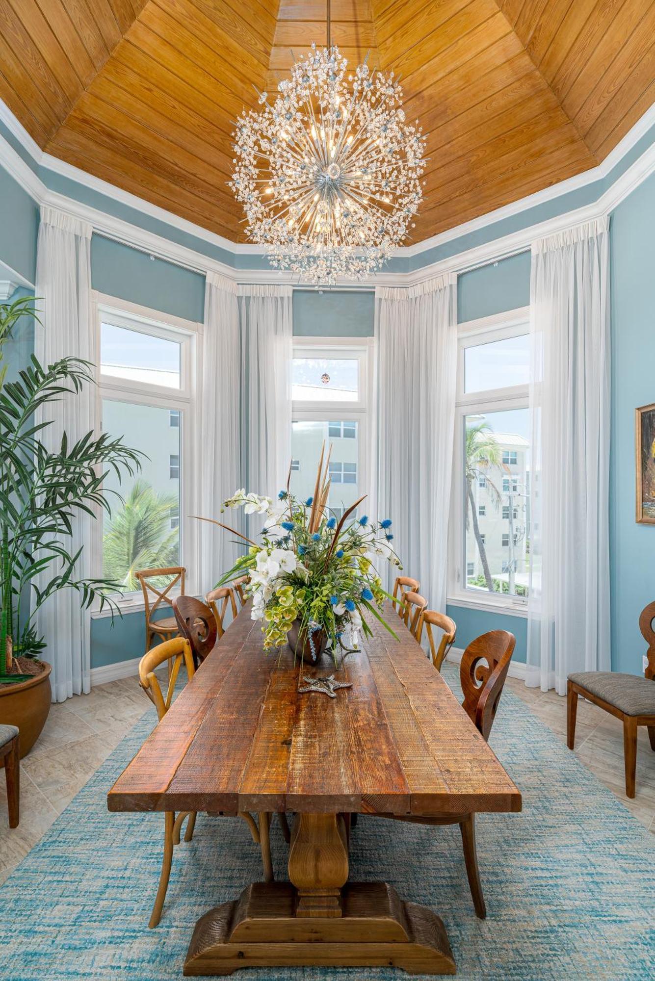 Oceanview Luxury: Sunset Views, Pool, Access *