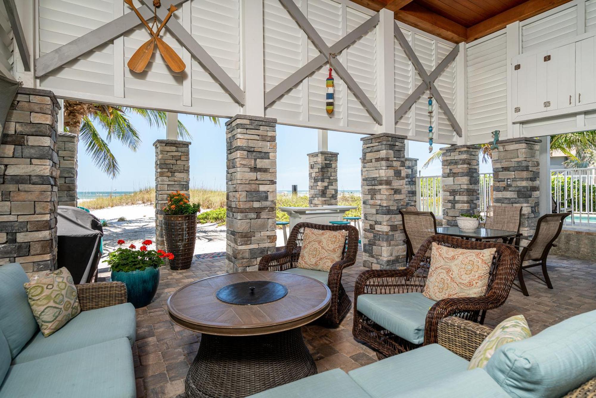 Oceanview Luxury: Sunset Views, Pool, Access
