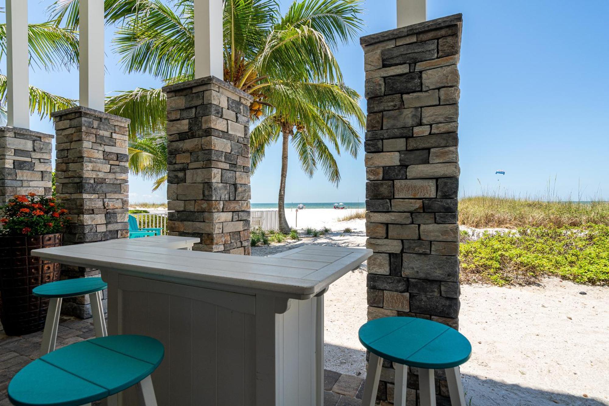 Holiday home Oceanview Luxury: Sunset Views, Pool, Access Fort Myers Beach