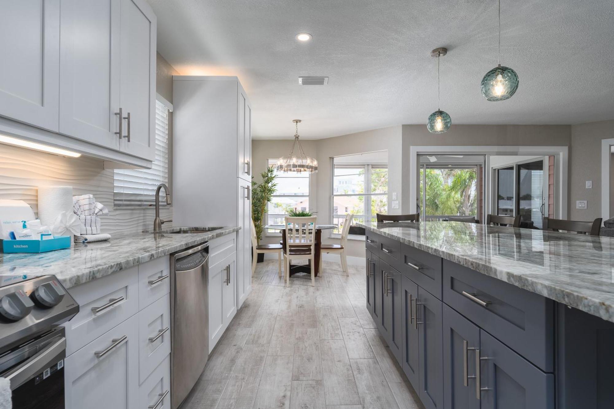Waterfront Paradise: Cozy 3br With Hot Tub & Dock * Fort Myers Beach