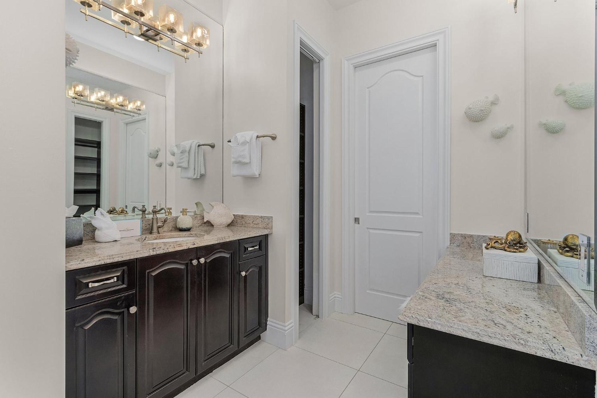 Beachfront 5br: Heated Pool, Spa, Elevator, Views