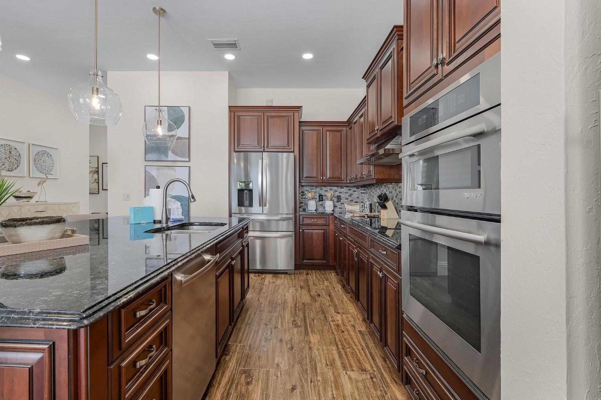 Beachfront 5br: Heated Pool, Spa, Elevator, Views Fort Myers Beach