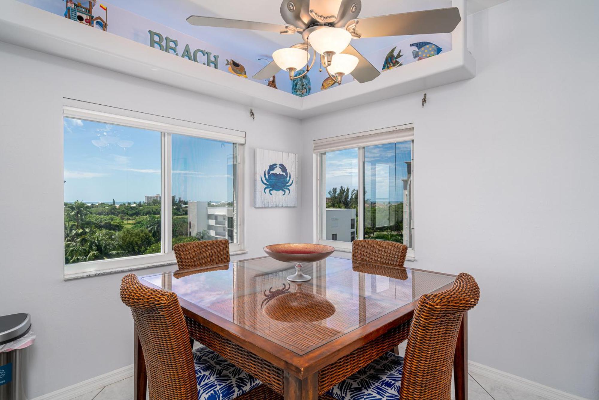 Beachside W/ Pool, Lanai & Walk To Fort Myers Beach