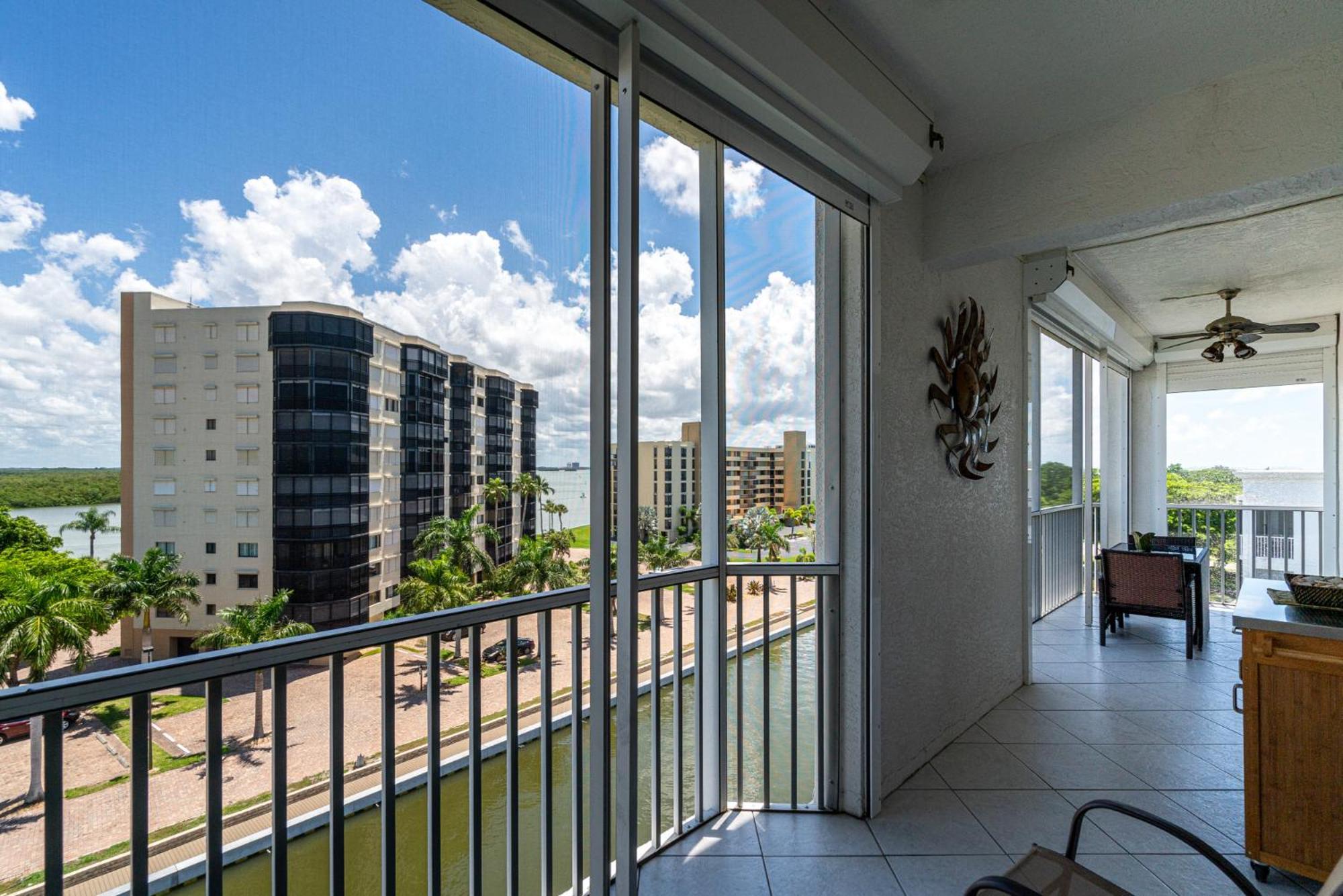 Holiday home Beachside W/ Pool, Lanai & Walk To