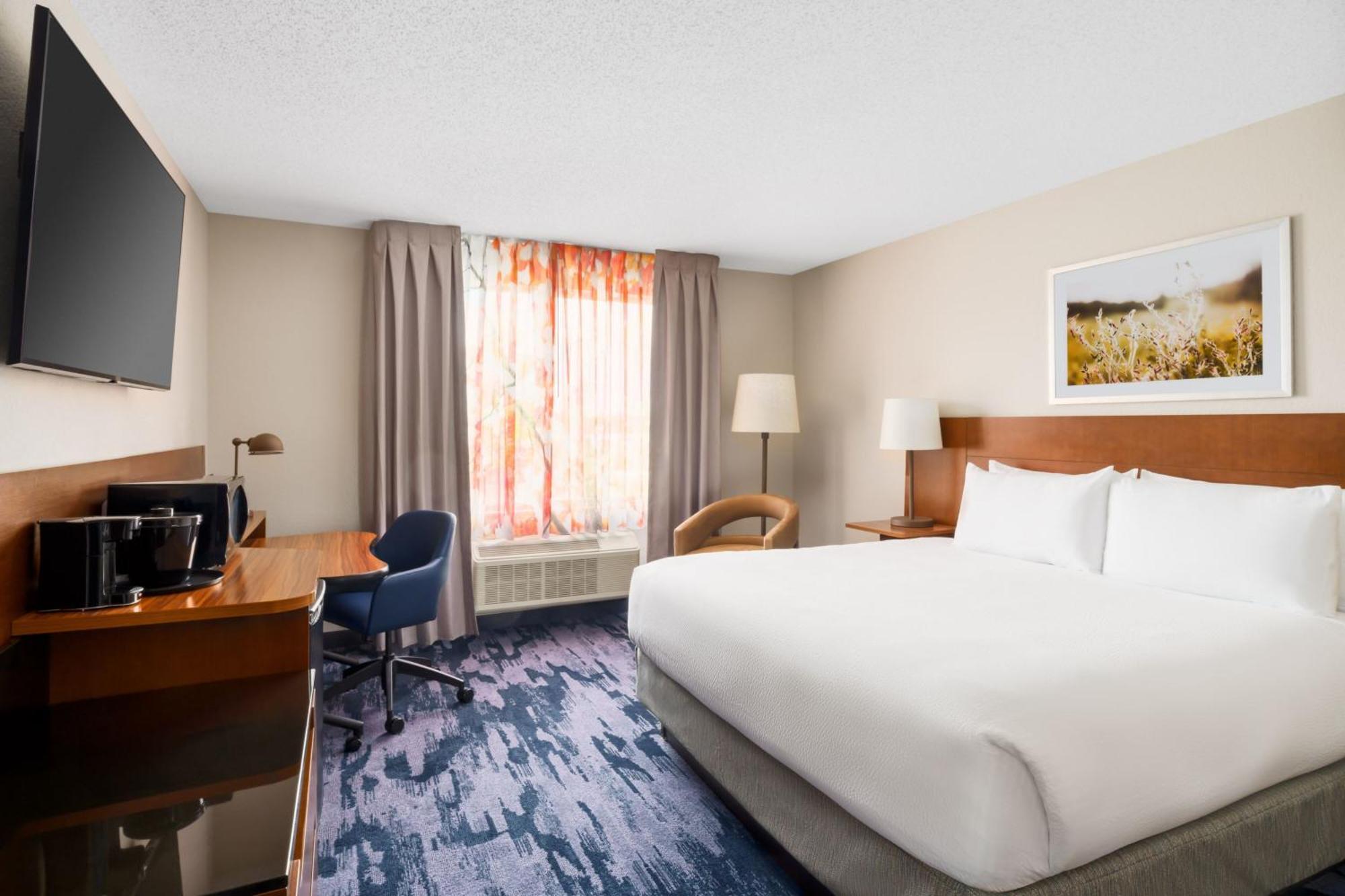 Fairfield & Hotel