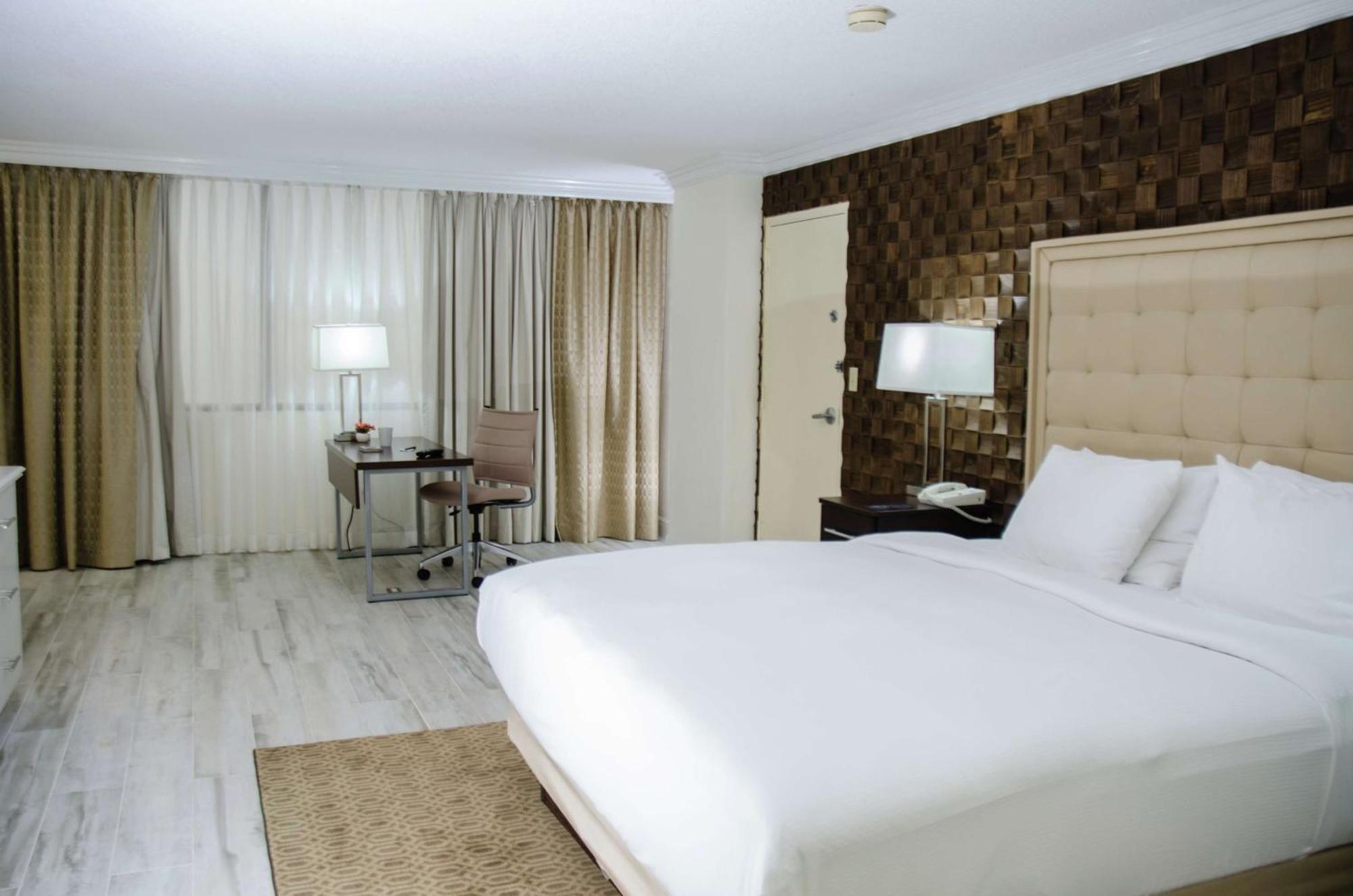 Hilton Palm Pbi Hotel