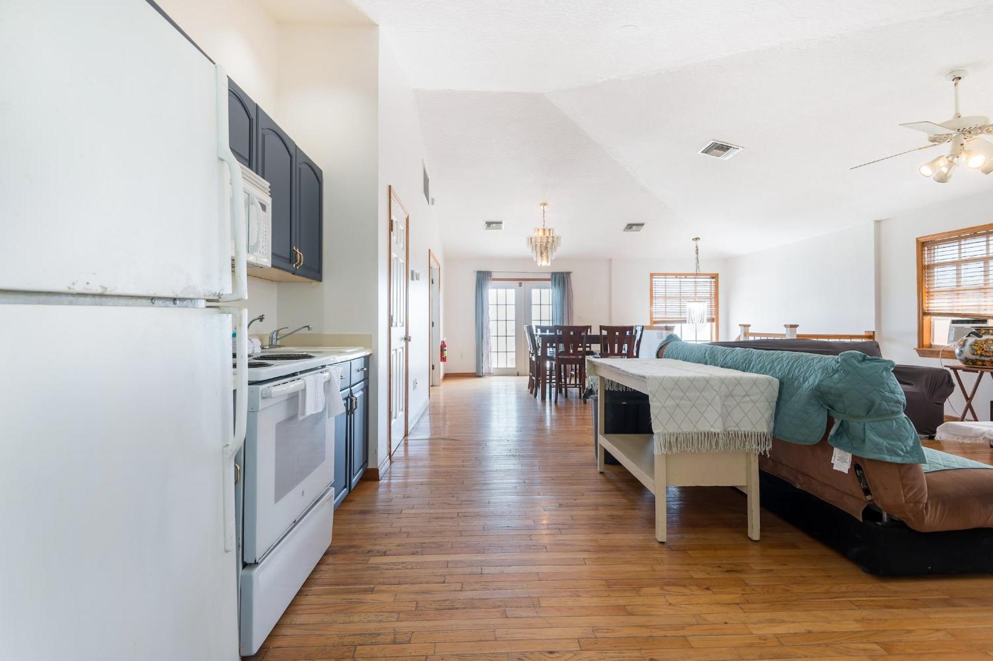Coastal 2br With Direct Access