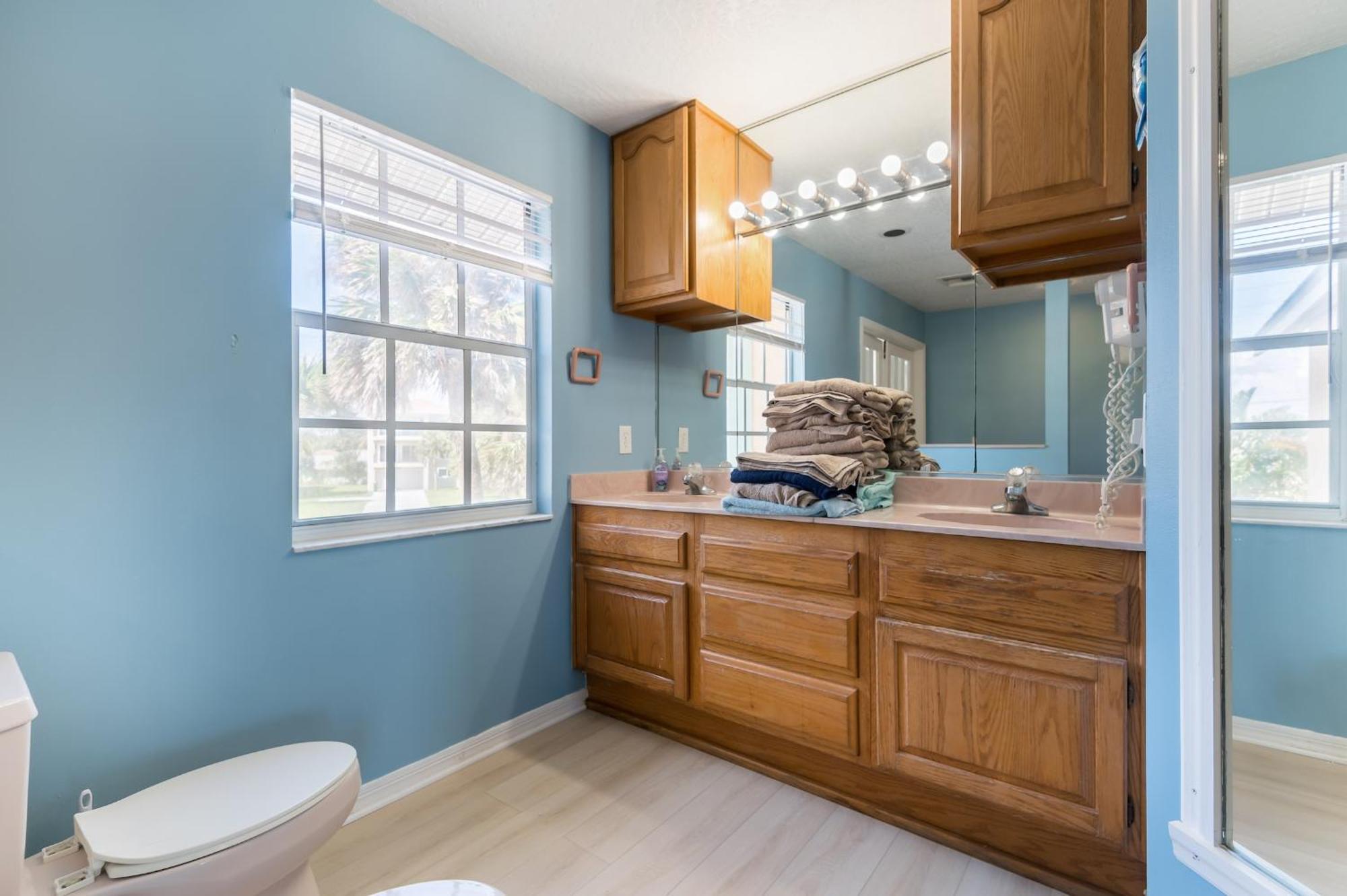 Coastal 2br With Direct Access Apartment