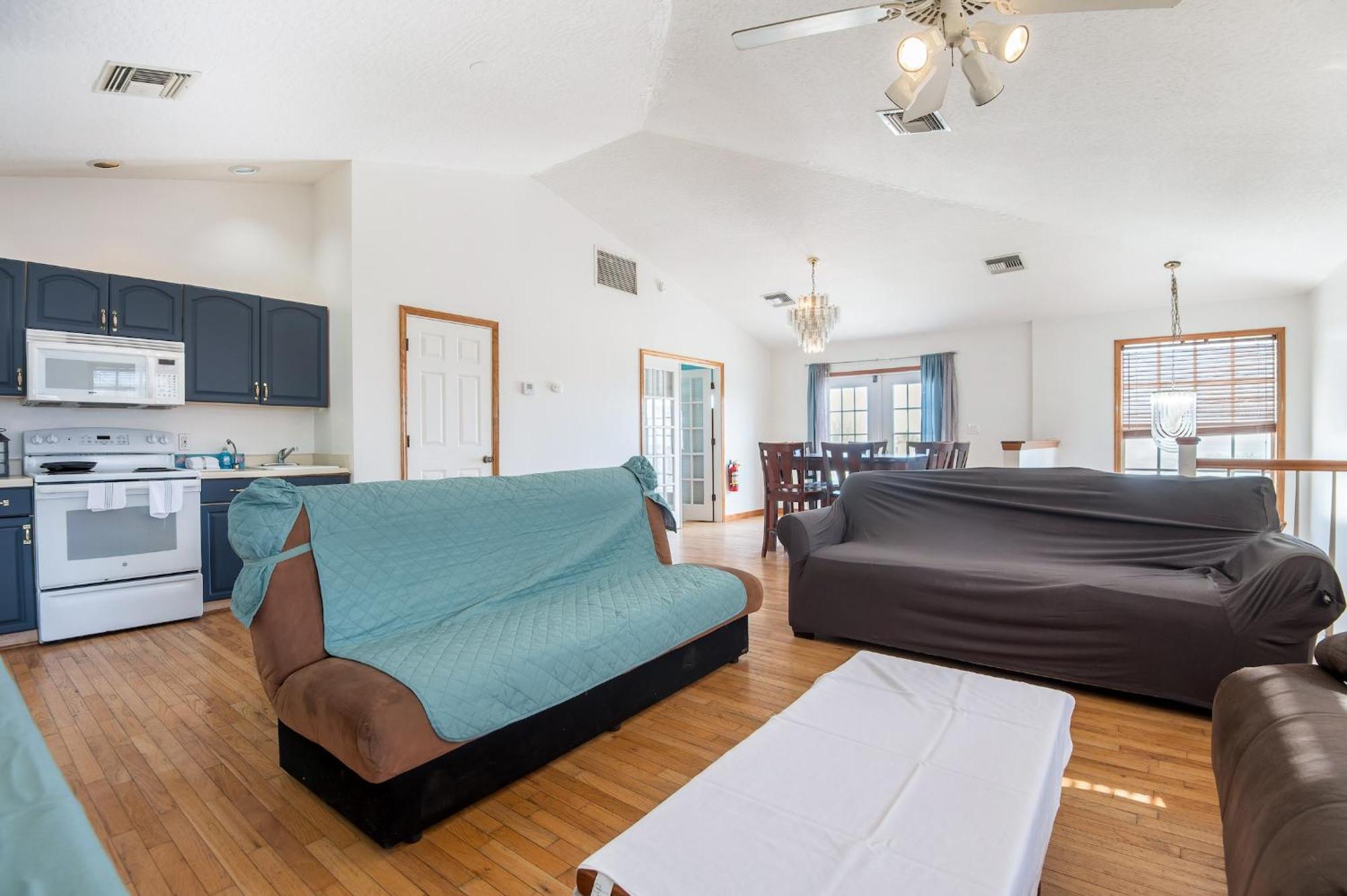 Coastal 2br With Direct Access Apartment *
