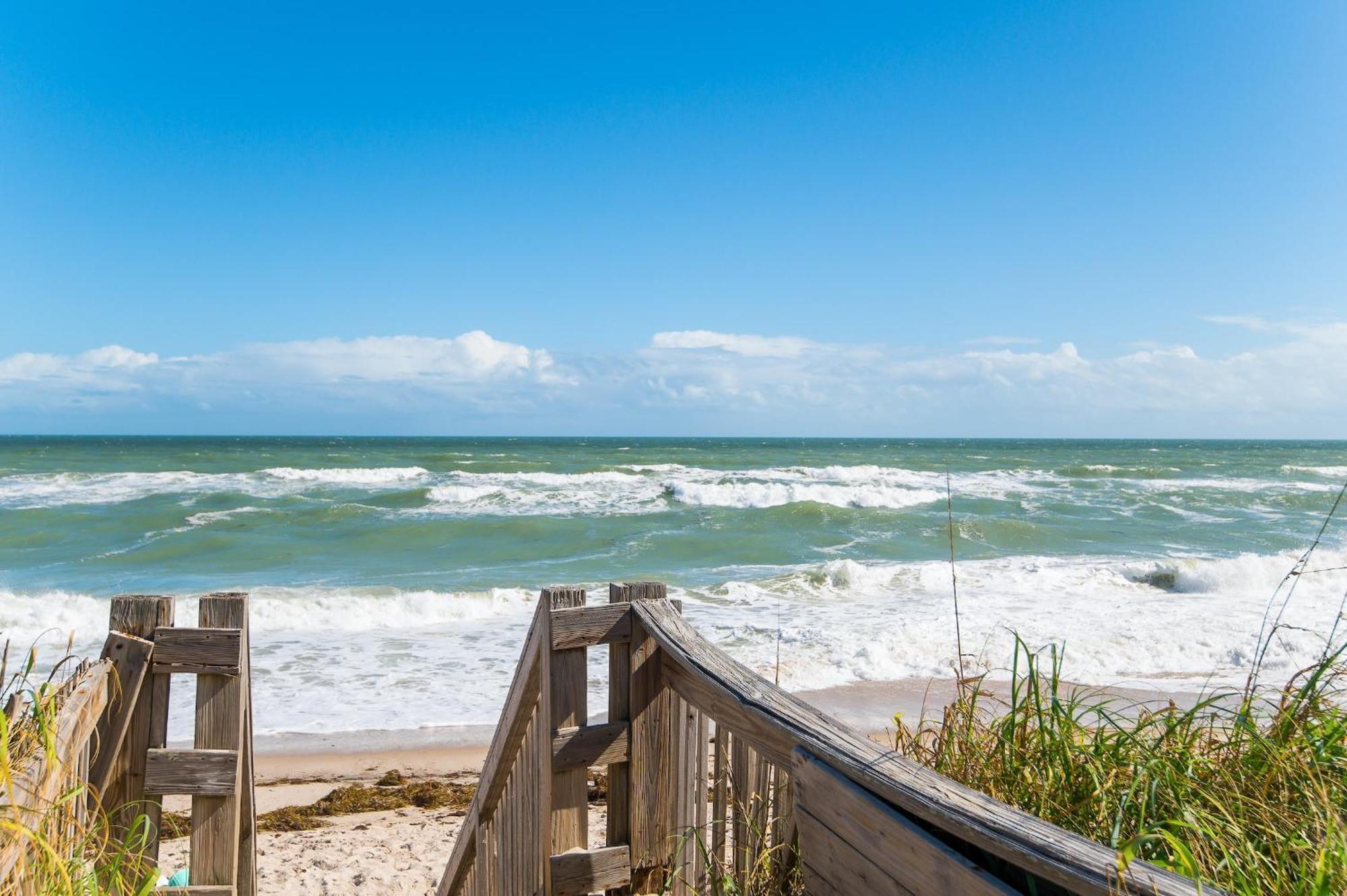 Coastal 2br With Direct Access Melbourne Beach