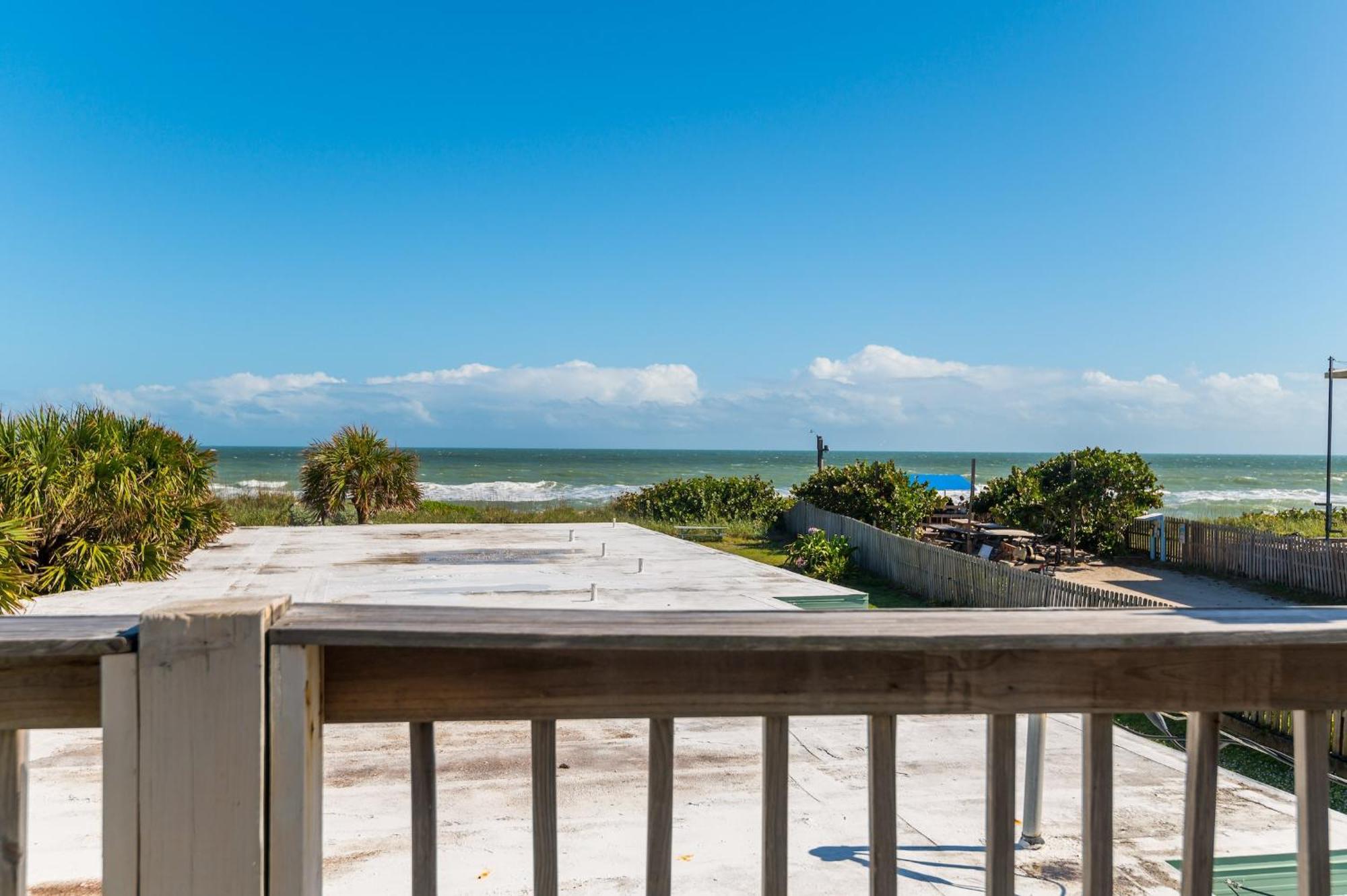 Coastal 2br With Direct Access