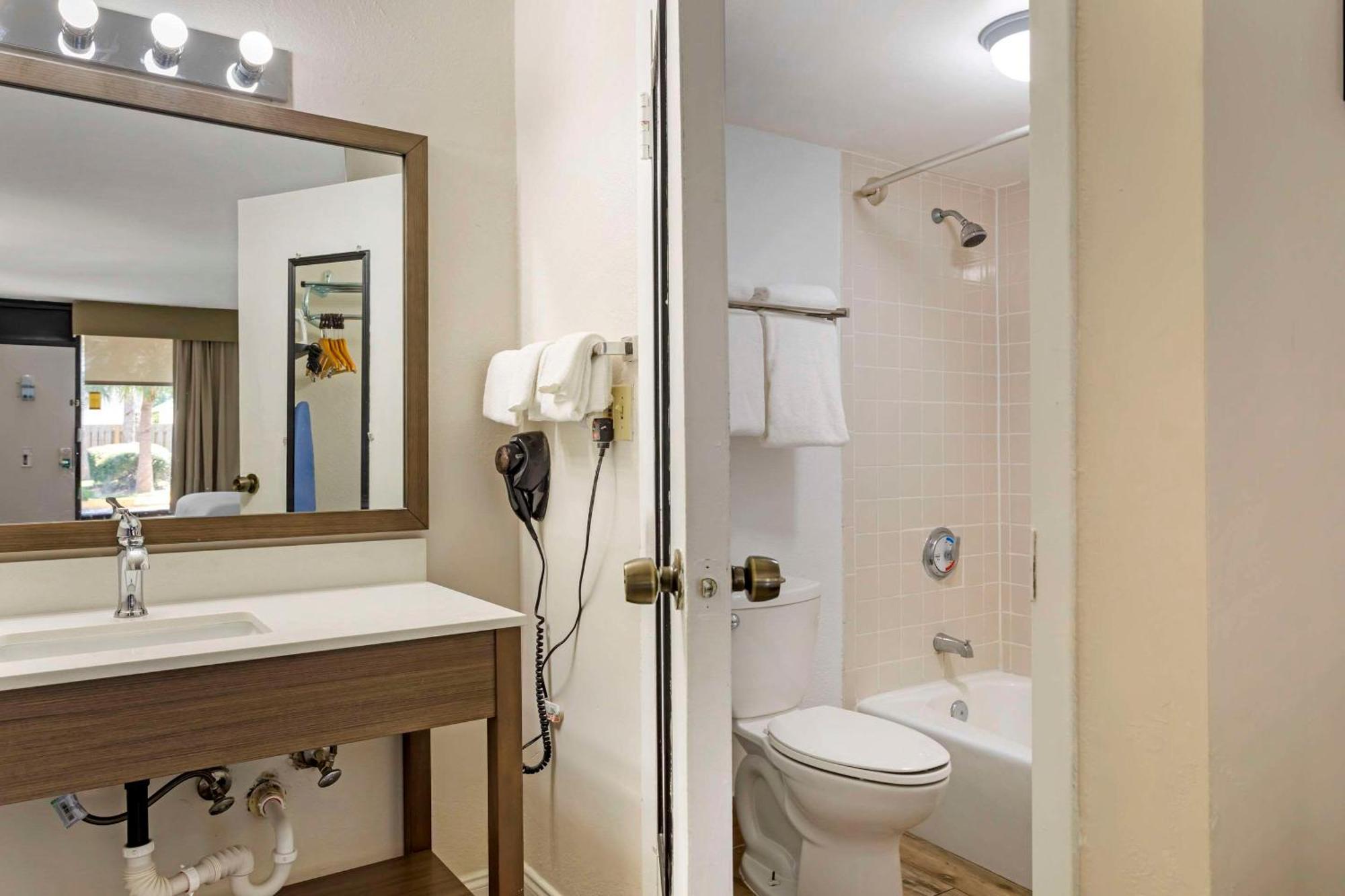 Quality & St Augustine Area Hotel