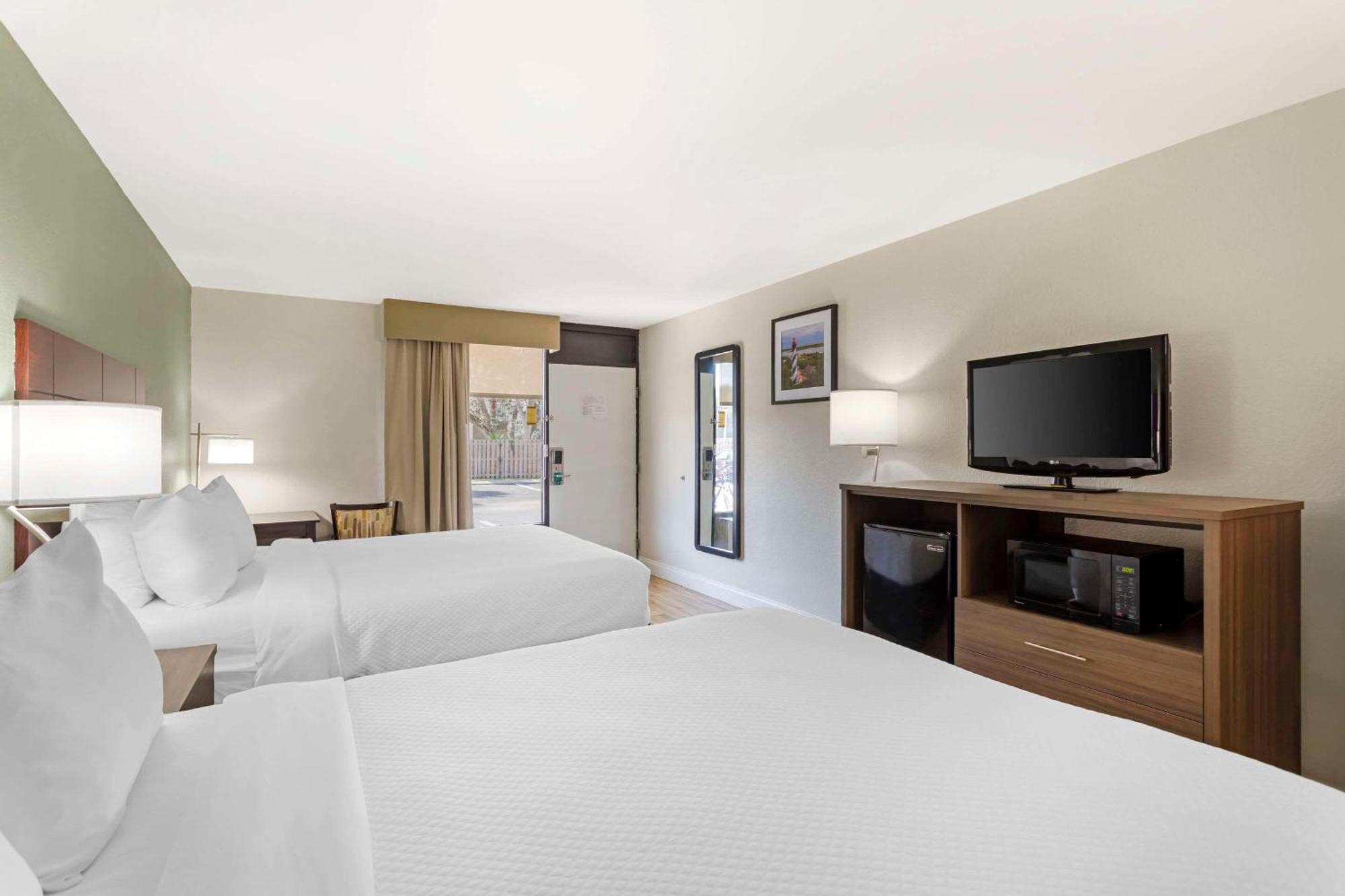 Quality & St Augustine Area Hotel 2*