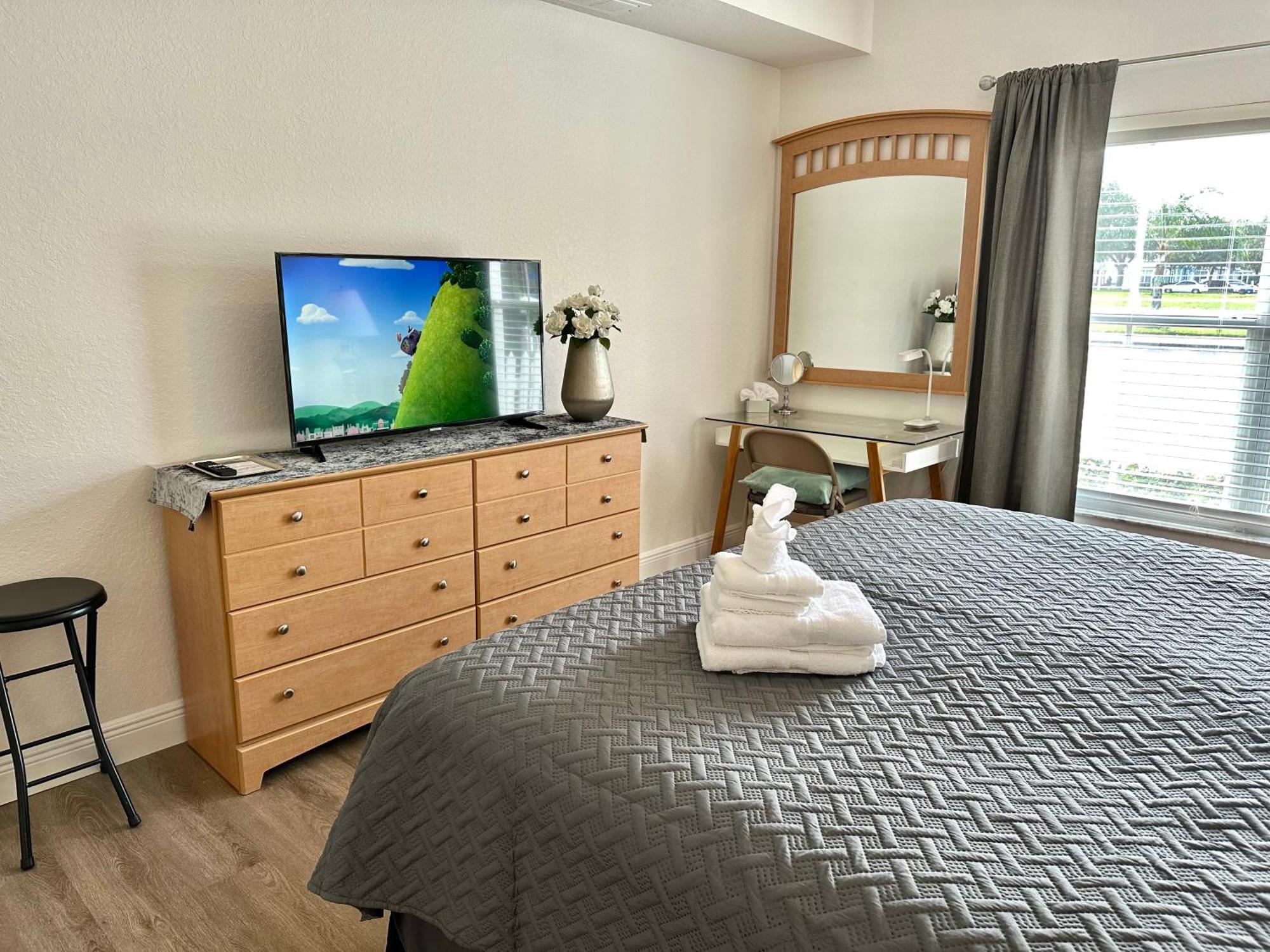 Cozy 4-bedroom Townhome In A Vacation Near Disney-orlando Kissimmee