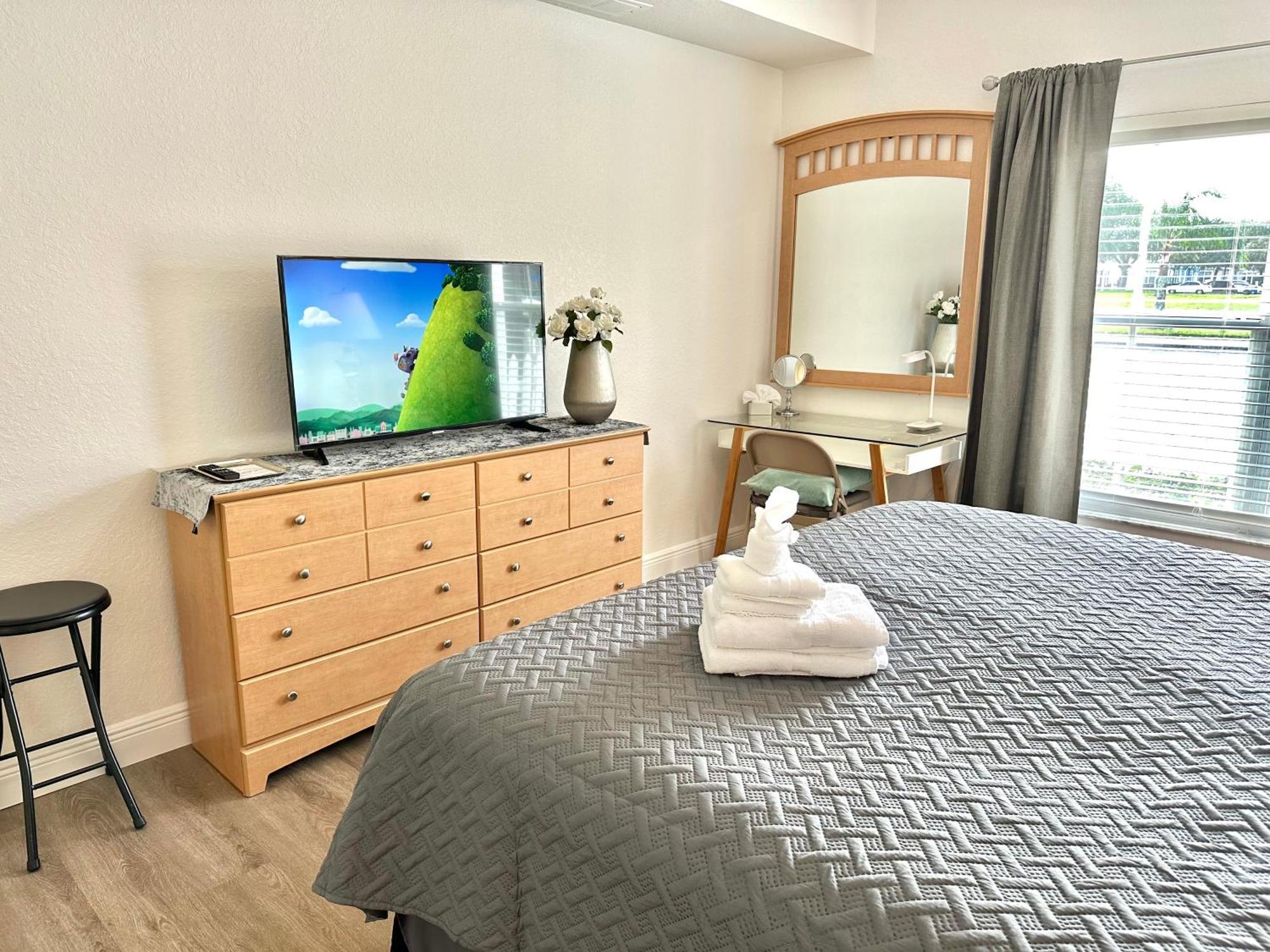 Cozy 4-bedroom Townhome In A Vacation Near Disney-orlando Kissimmee