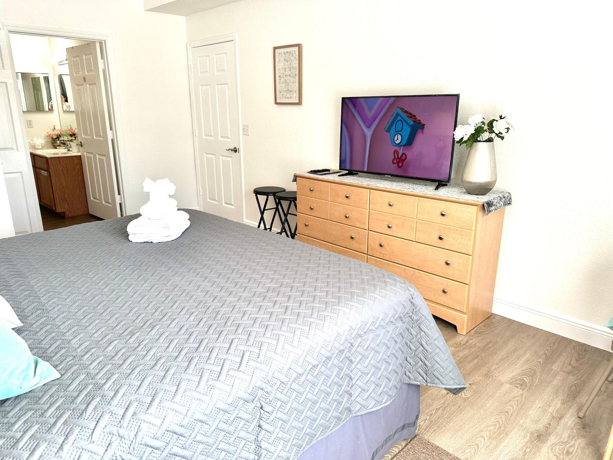 Cozy 4-bedroom Townhome In A Vacation Near Disney-orlando Aparthotel