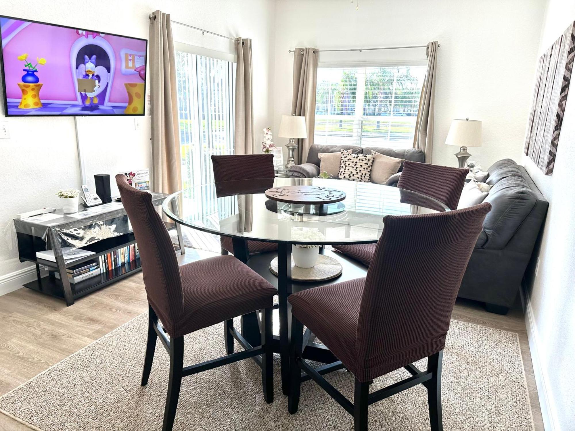 Cozy 4-bedroom Townhome In A Vacation Near Disney-orlando