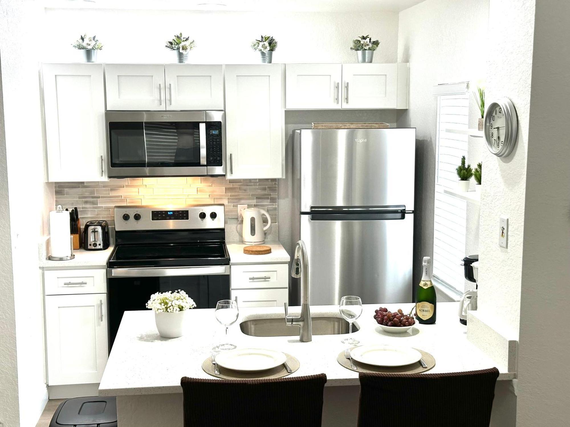 Cozy 4-bedroom Townhome In A Vacation Near Disney-orlando Aparthotel