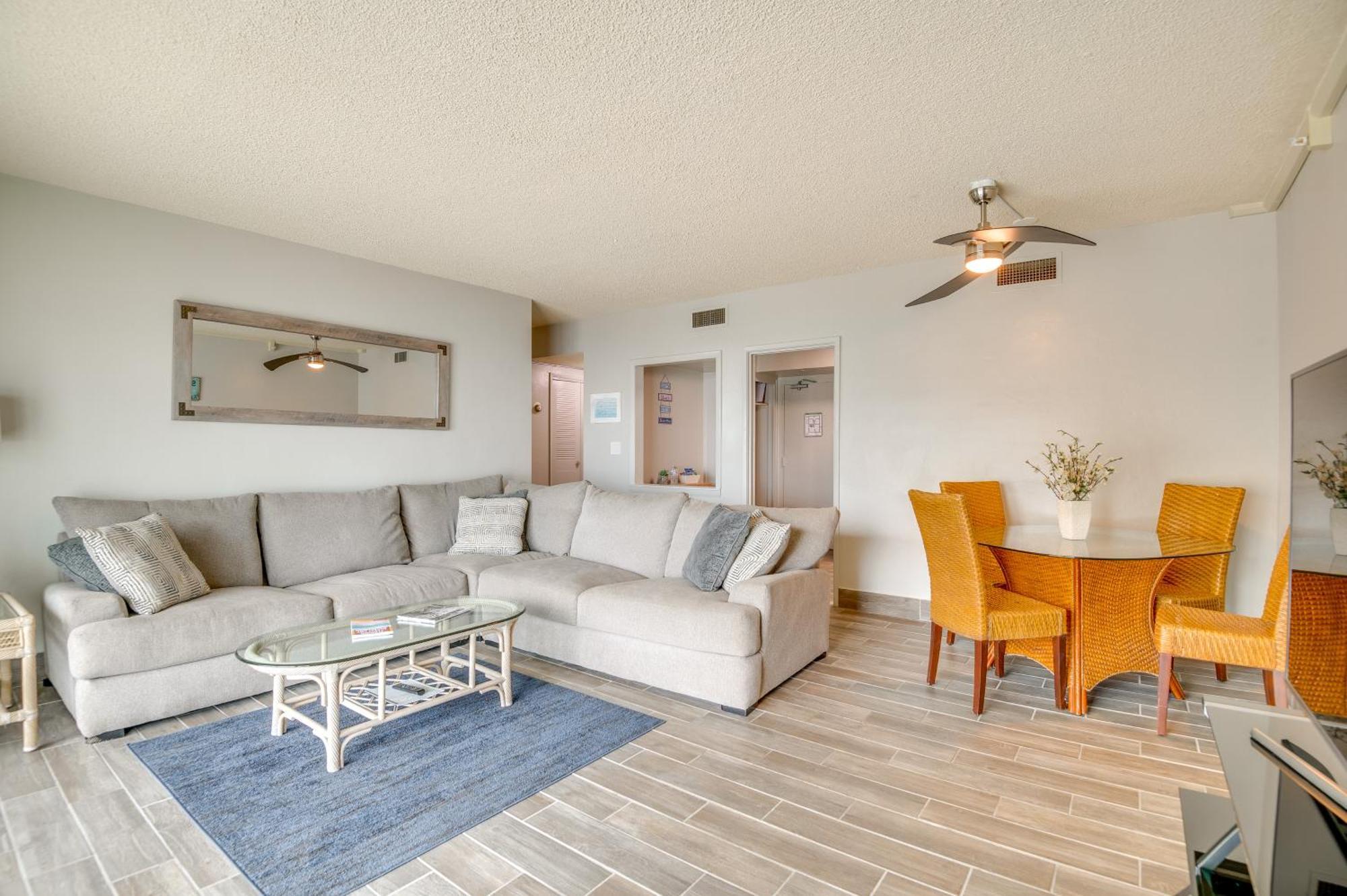 Walk To Shore Satellite With Ocean View Apartment