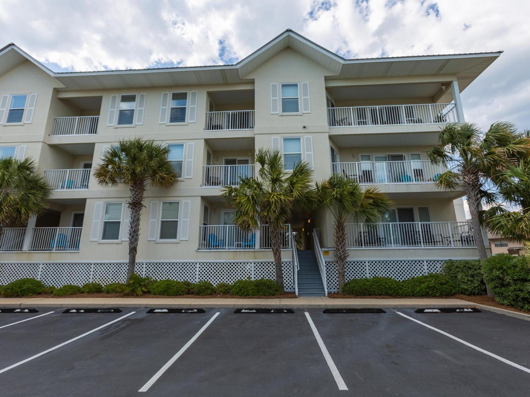 Amazing In With Outdoor Swimming Pool And 3 Bedrooms Apartment Navarre