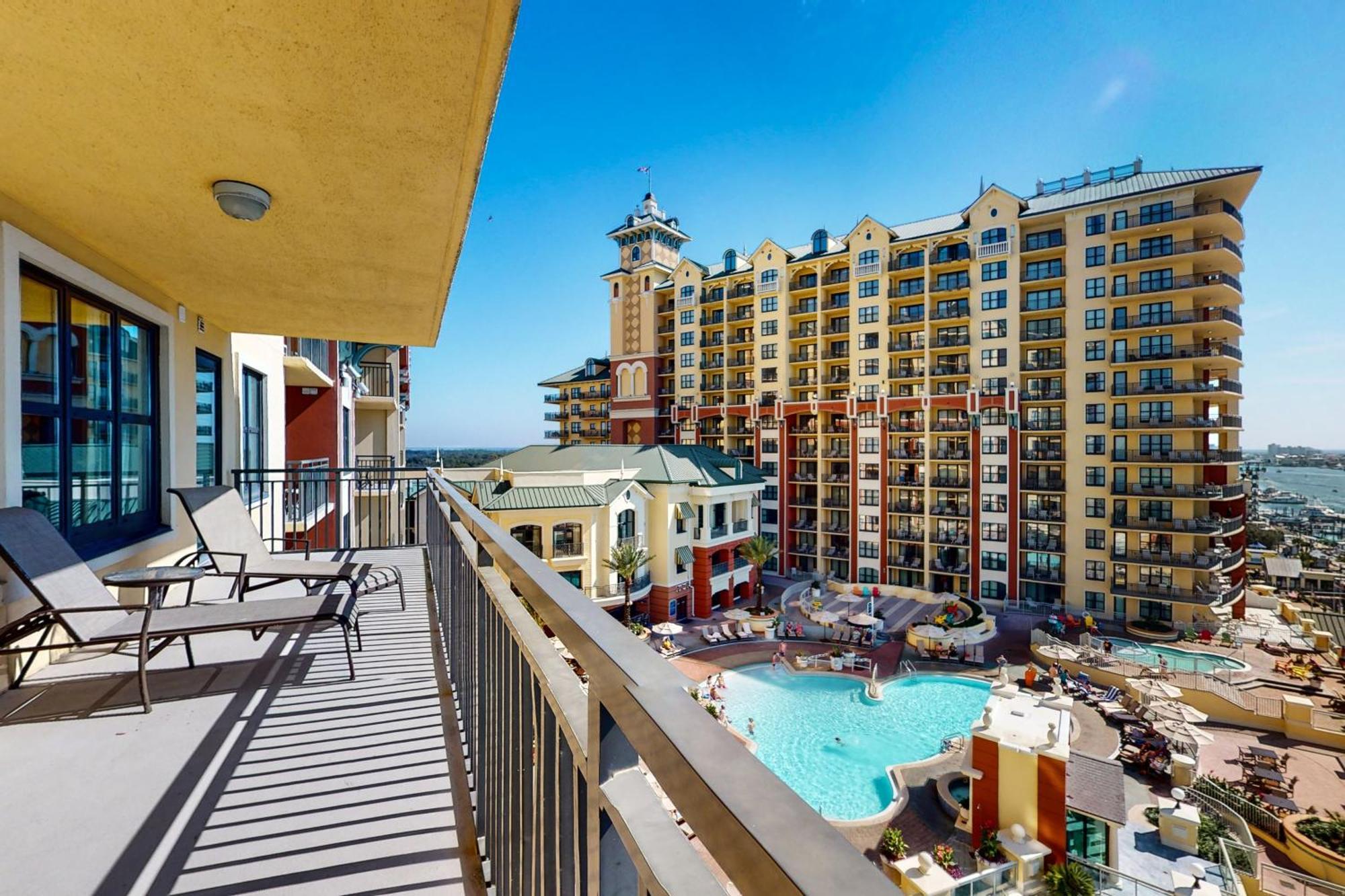 Emerald Grande W625 Apartment *
