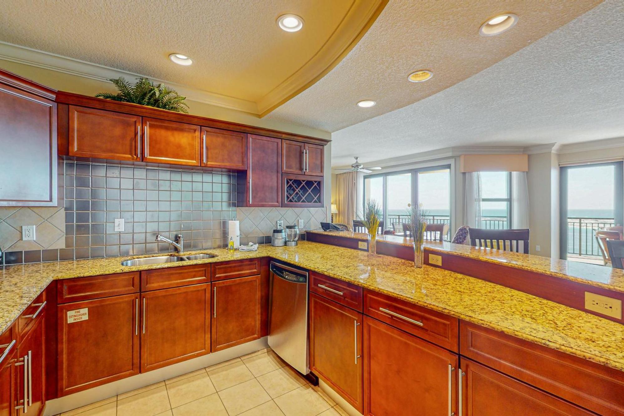 Emerald Grande W625 Apartment *