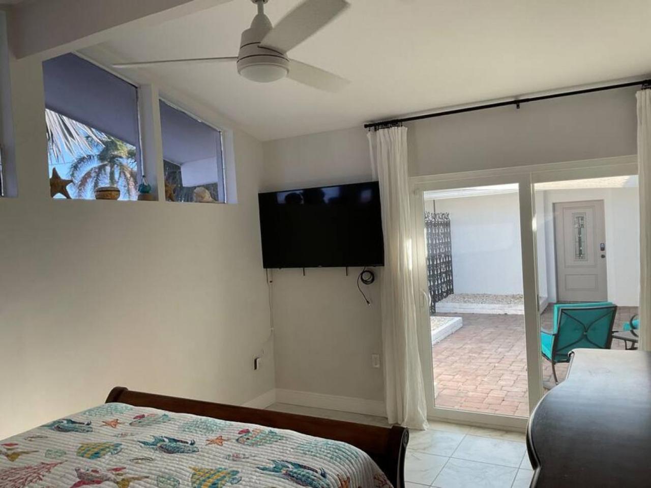 Holiday home Getaway - Close To The Airport And Downtown *