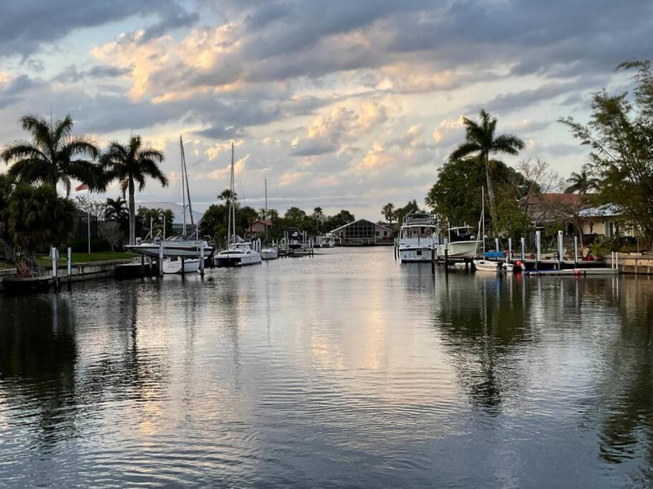 Holiday home Getaway - Close To The Airport And Downtown *