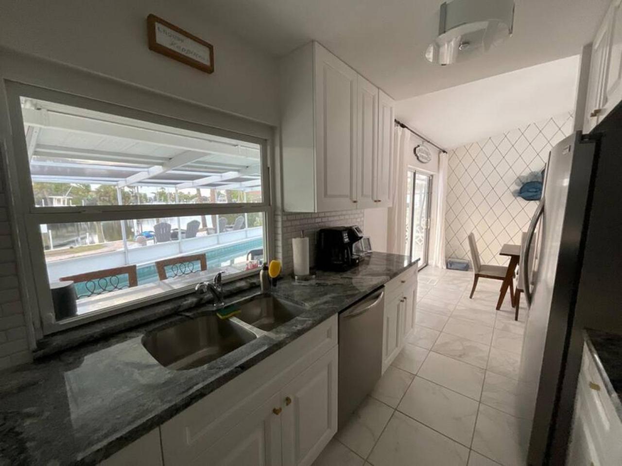 Getaway - Close To The Airport And Downtown Holiday home Punta Gorda