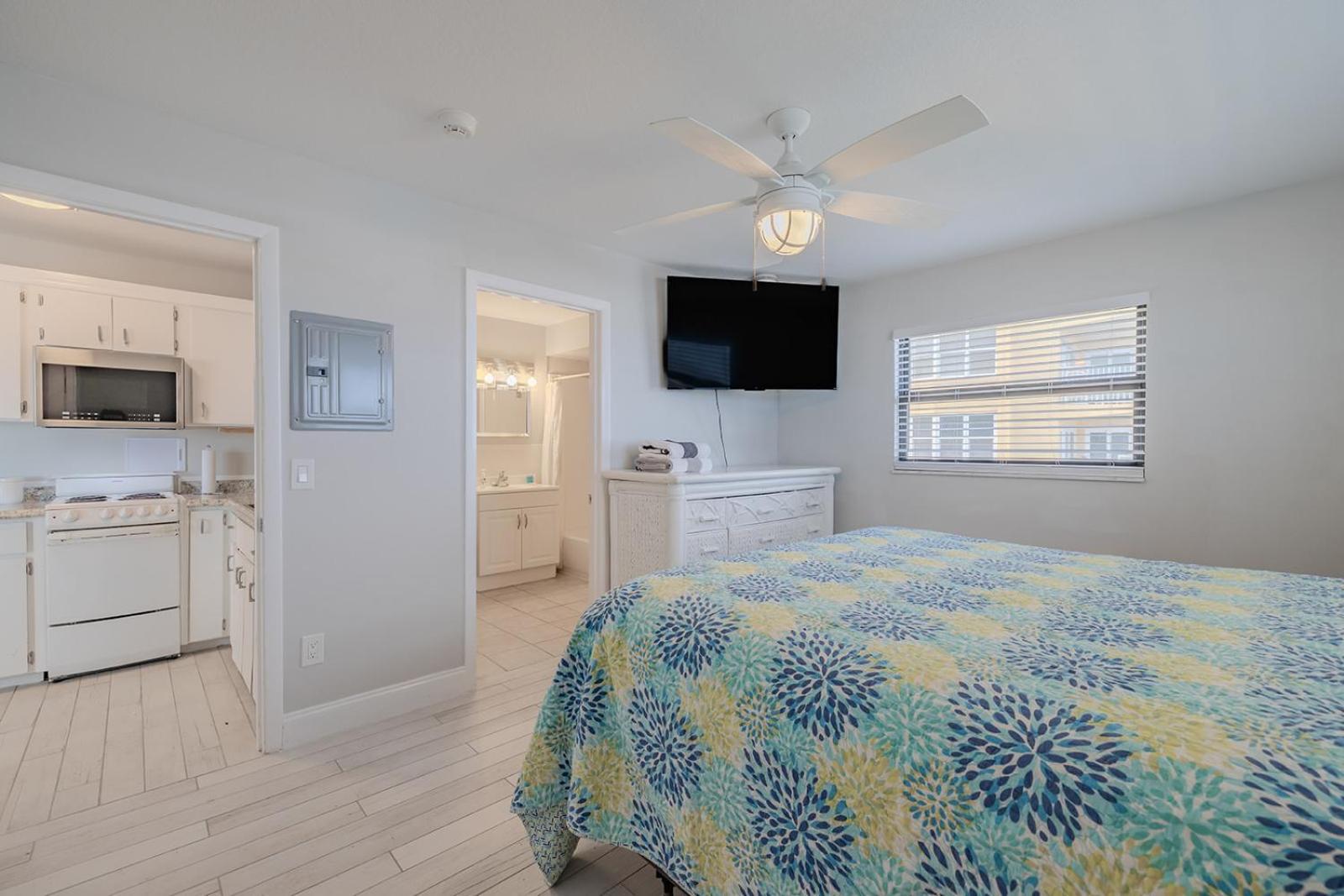 Coastal Waters Hotel 2*