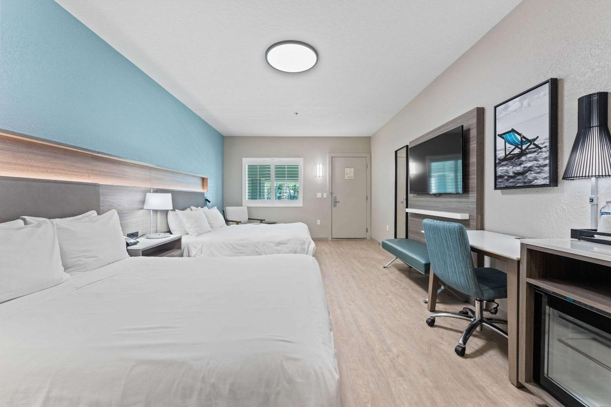Hotel Radisson At The Port 3*