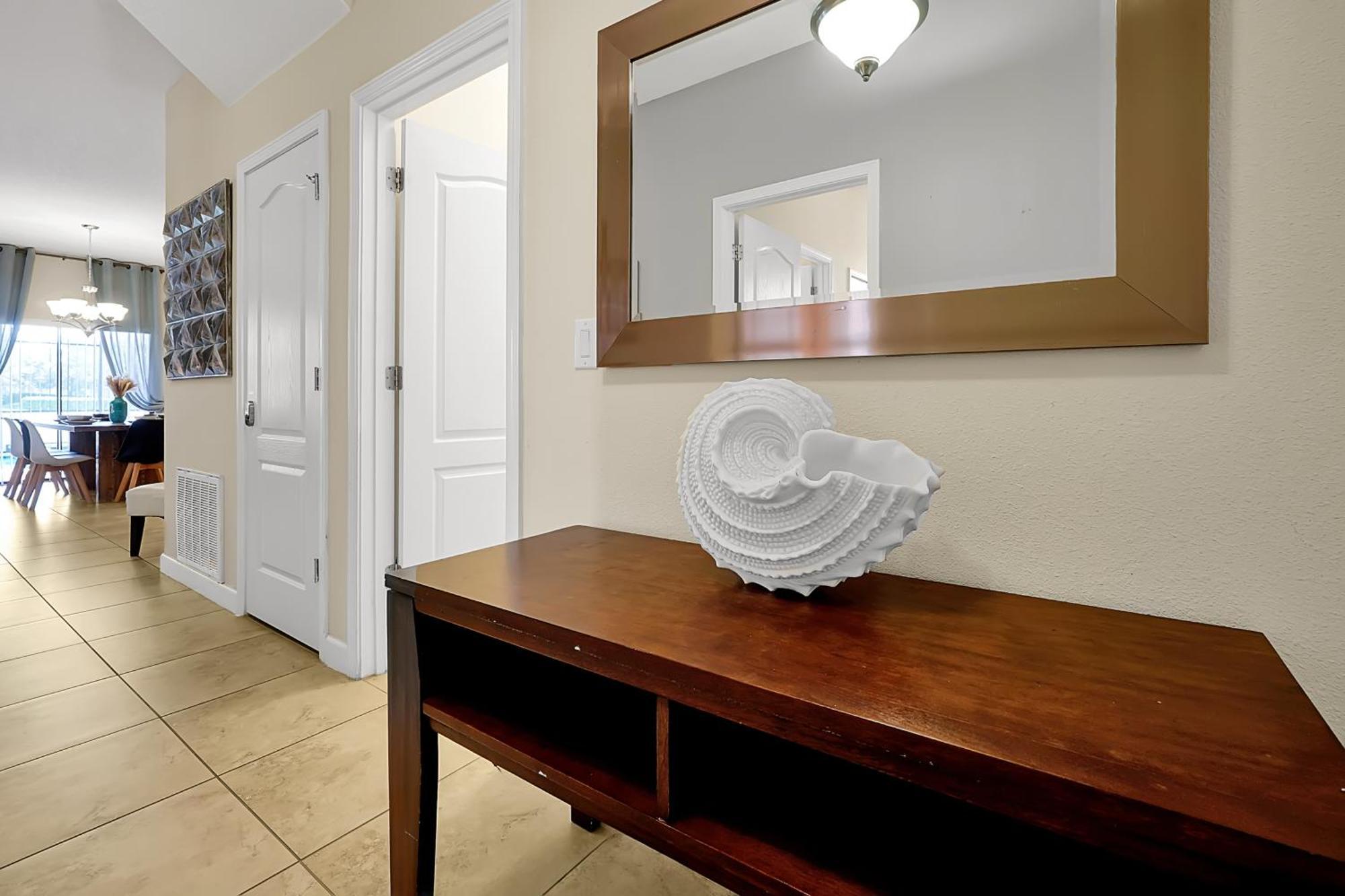 Embrace Magic At Our Luxe 6-br In Championsgate! Villa