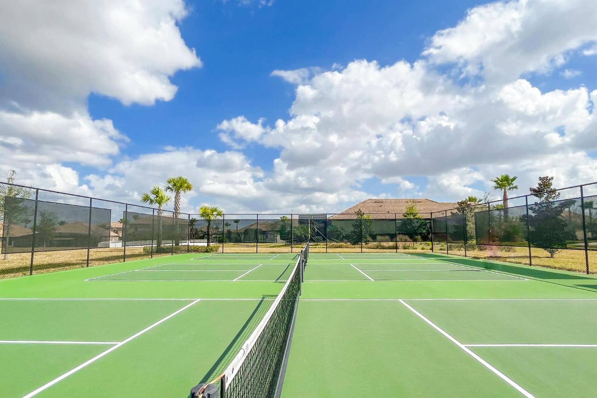 Embrace Magic At Our Luxe 6-br In Championsgate! Davenport