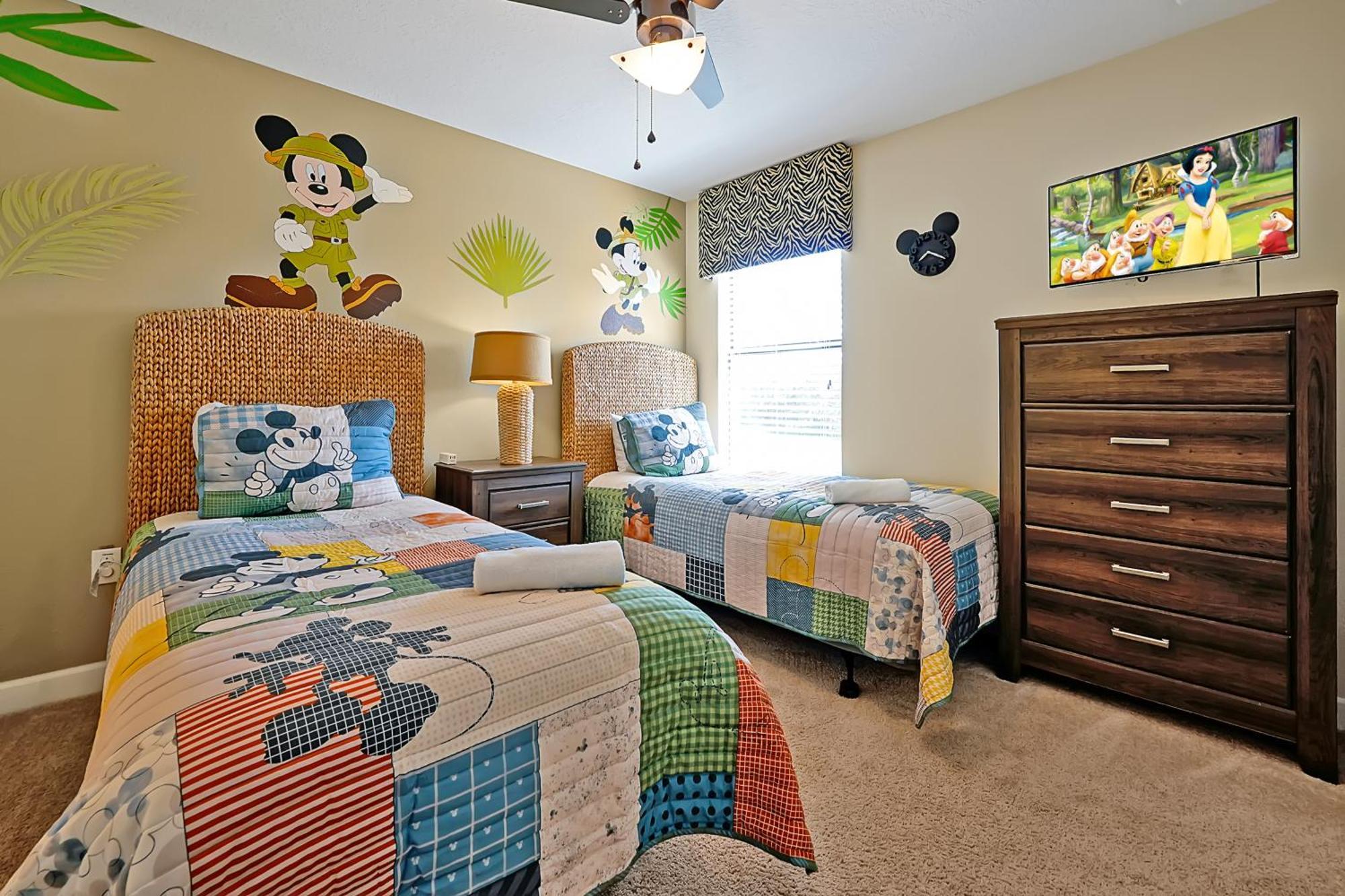Embrace Magic At Our Luxe 6-br In Championsgate! Villa